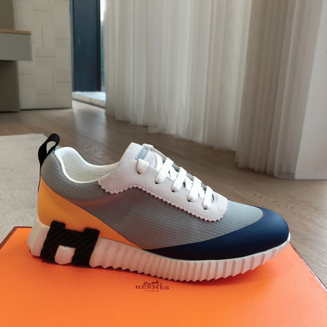 ua H**mes bouncing sneaker