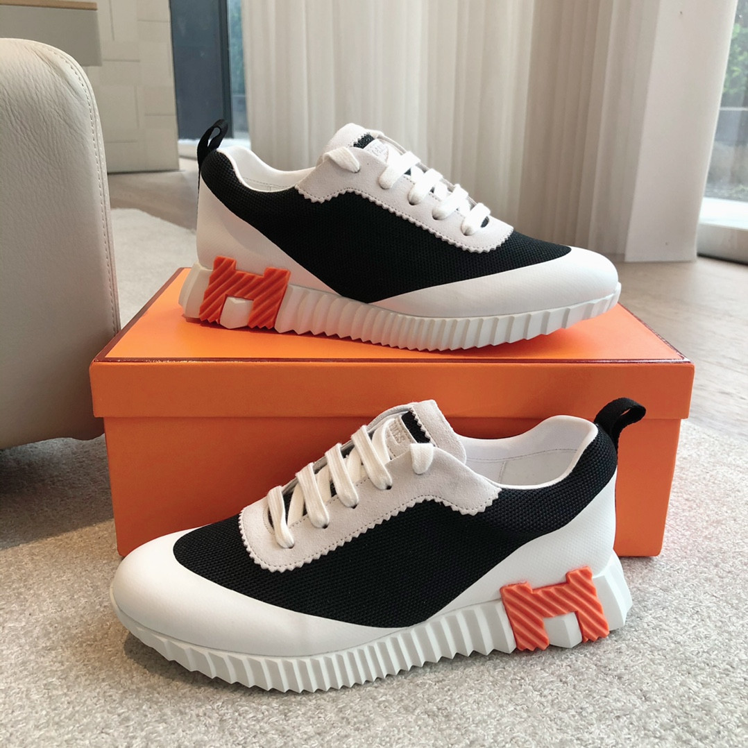 ua H**mes bouncing sneaker