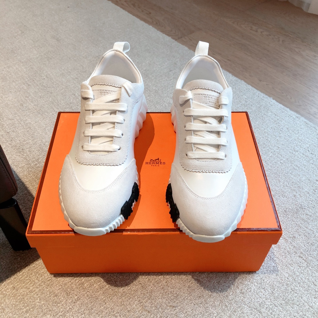 ua H**mes bouncing sneaker