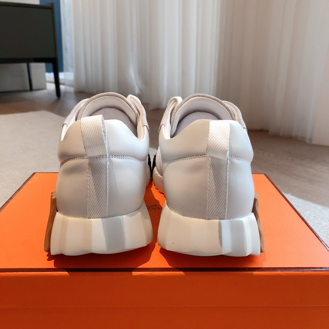 ua H**mes bouncing sneaker