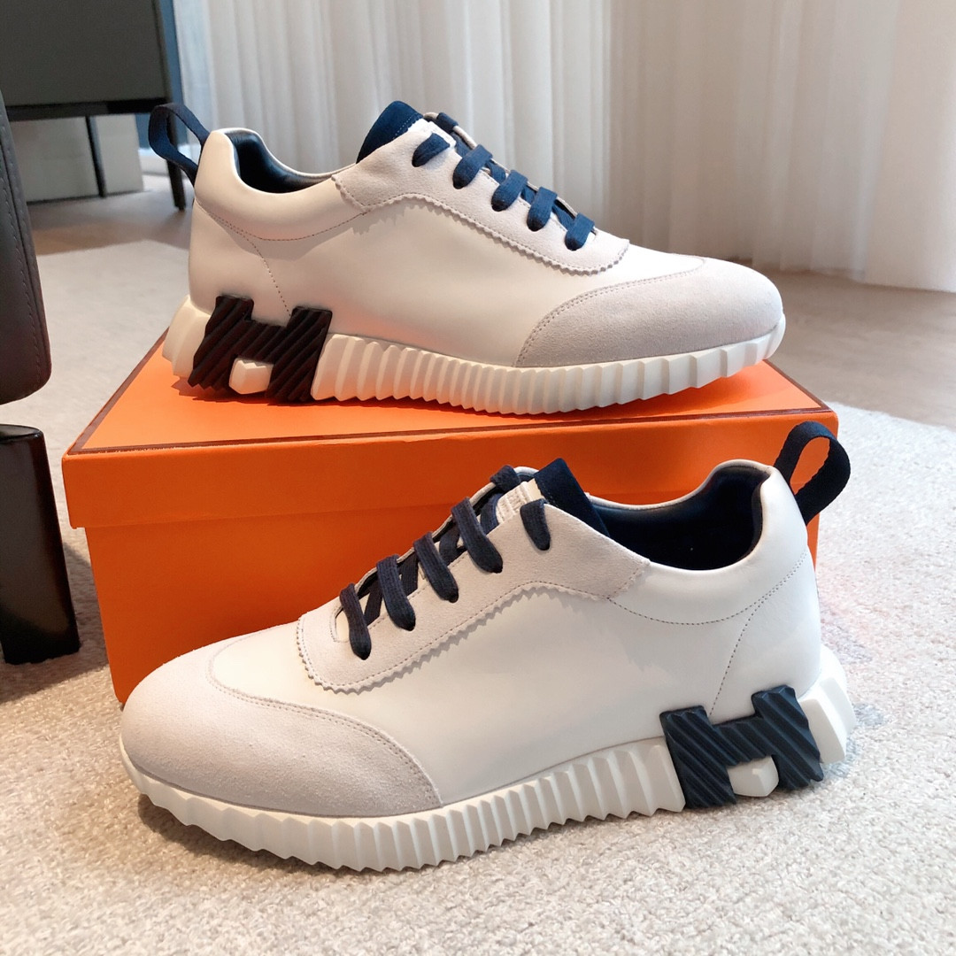 ua H**mes bouncing sneaker