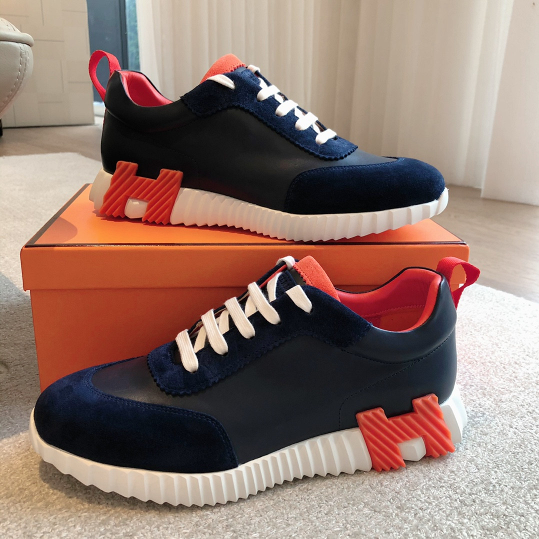ua H**mes bouncing sneaker