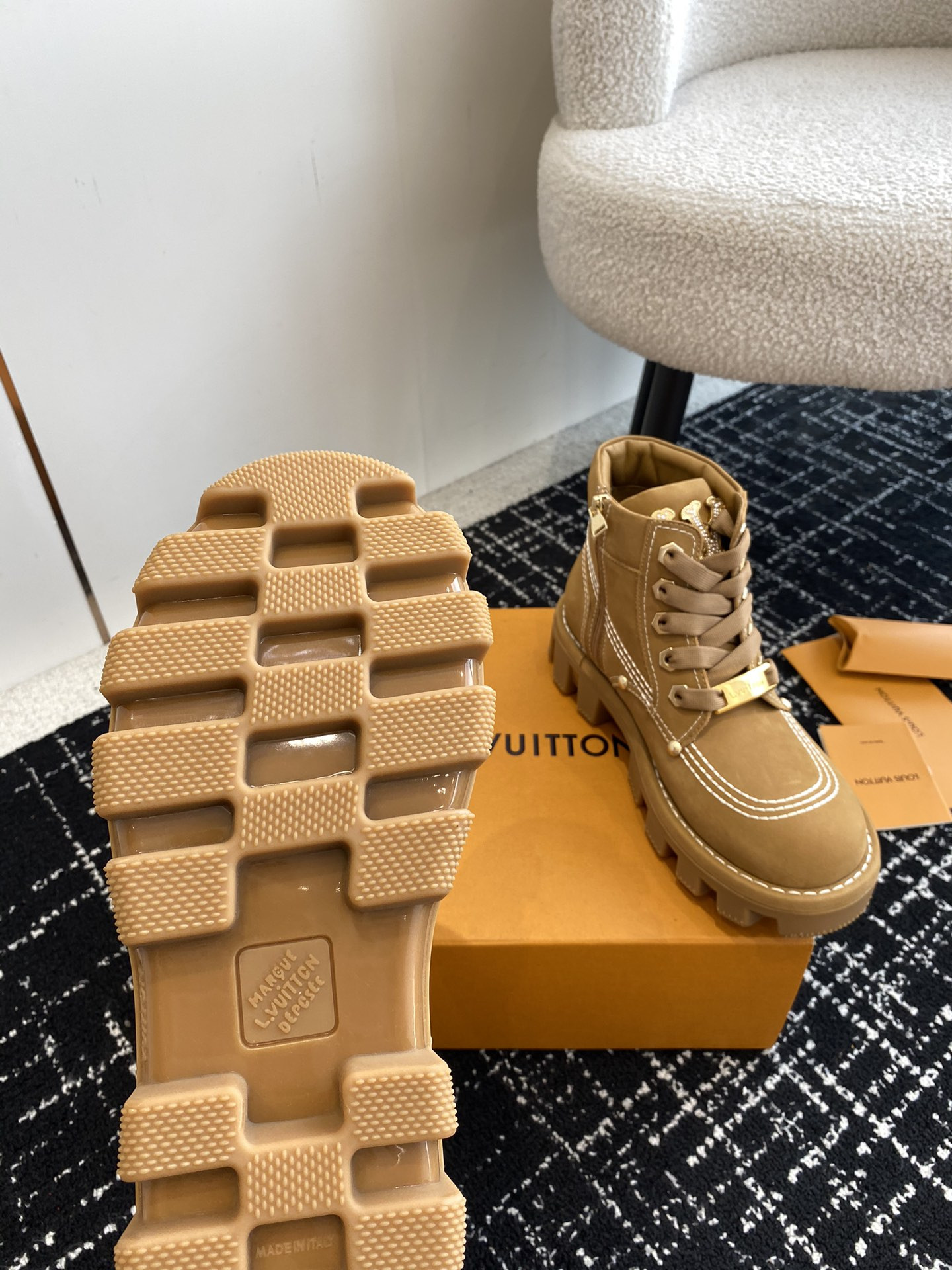 UA LV Boot