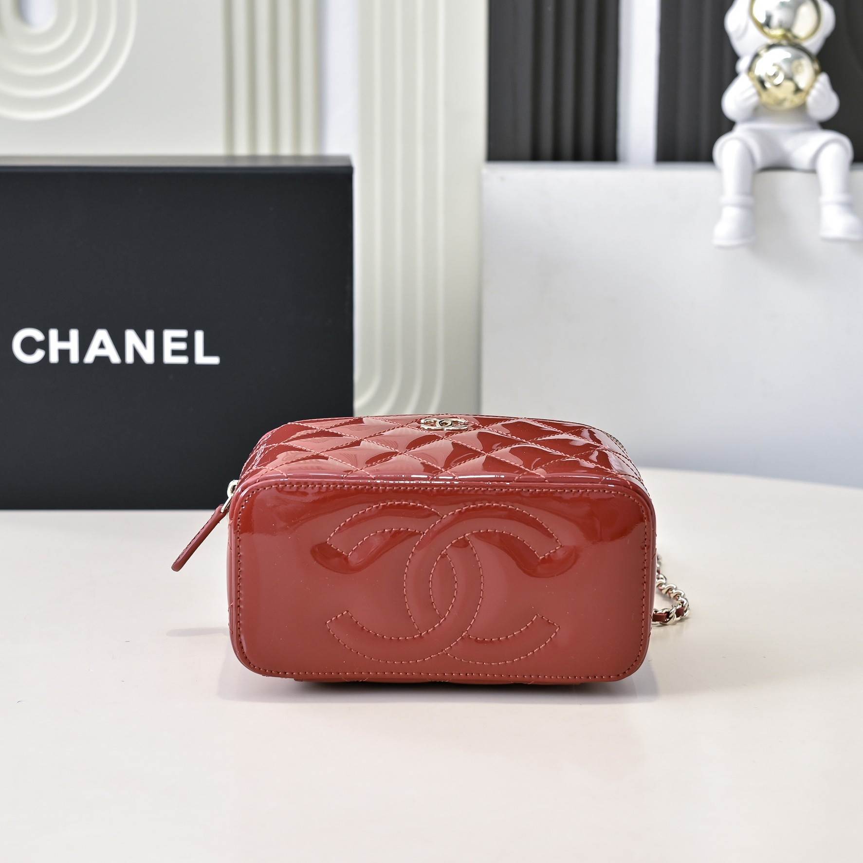 Ch*el long vanity with chain 16.5x10x8cm