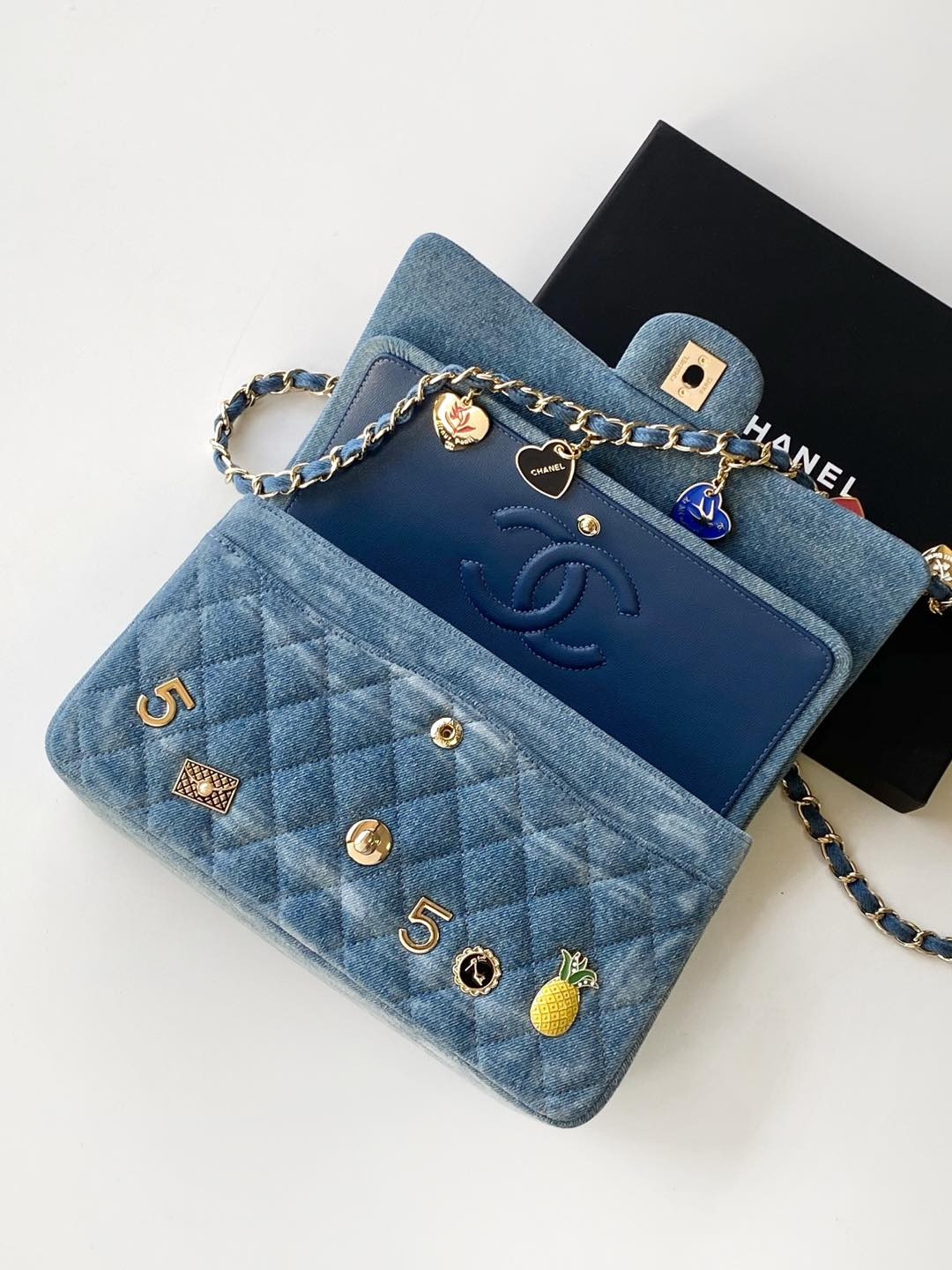 Ch*el mini cf vintage 25cm