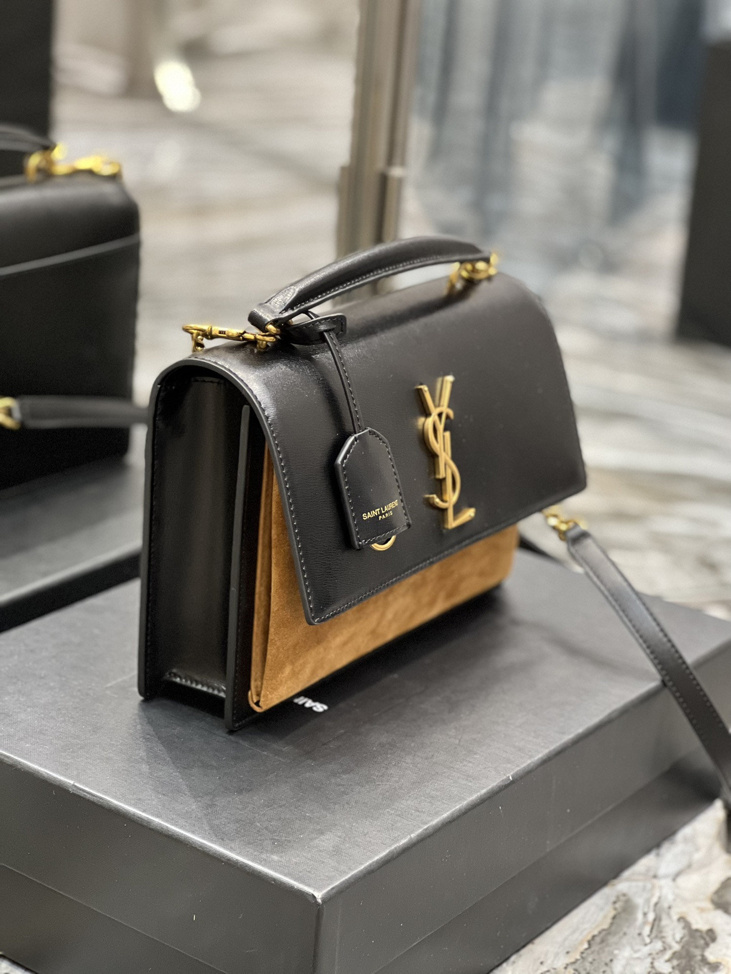 Y*L sunset medium in smooth leather 25x18x5cm