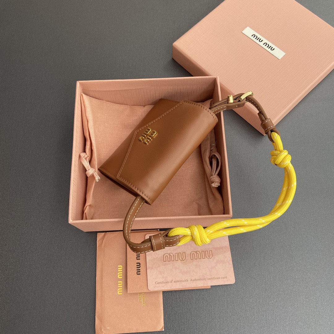 M1v M1v leather shoulder wallet 8.5x10.5x2cm