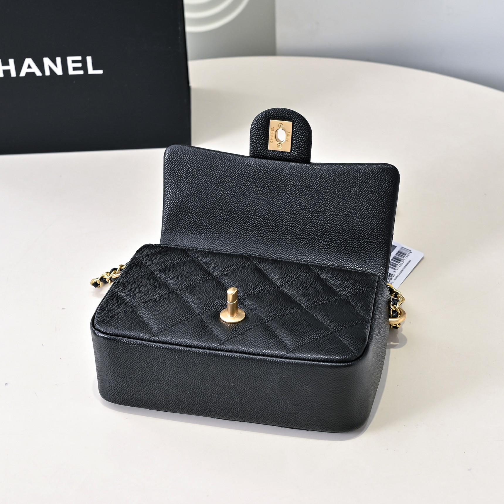Ch*el flap cf22k 19.5x13.5x6cm as2855