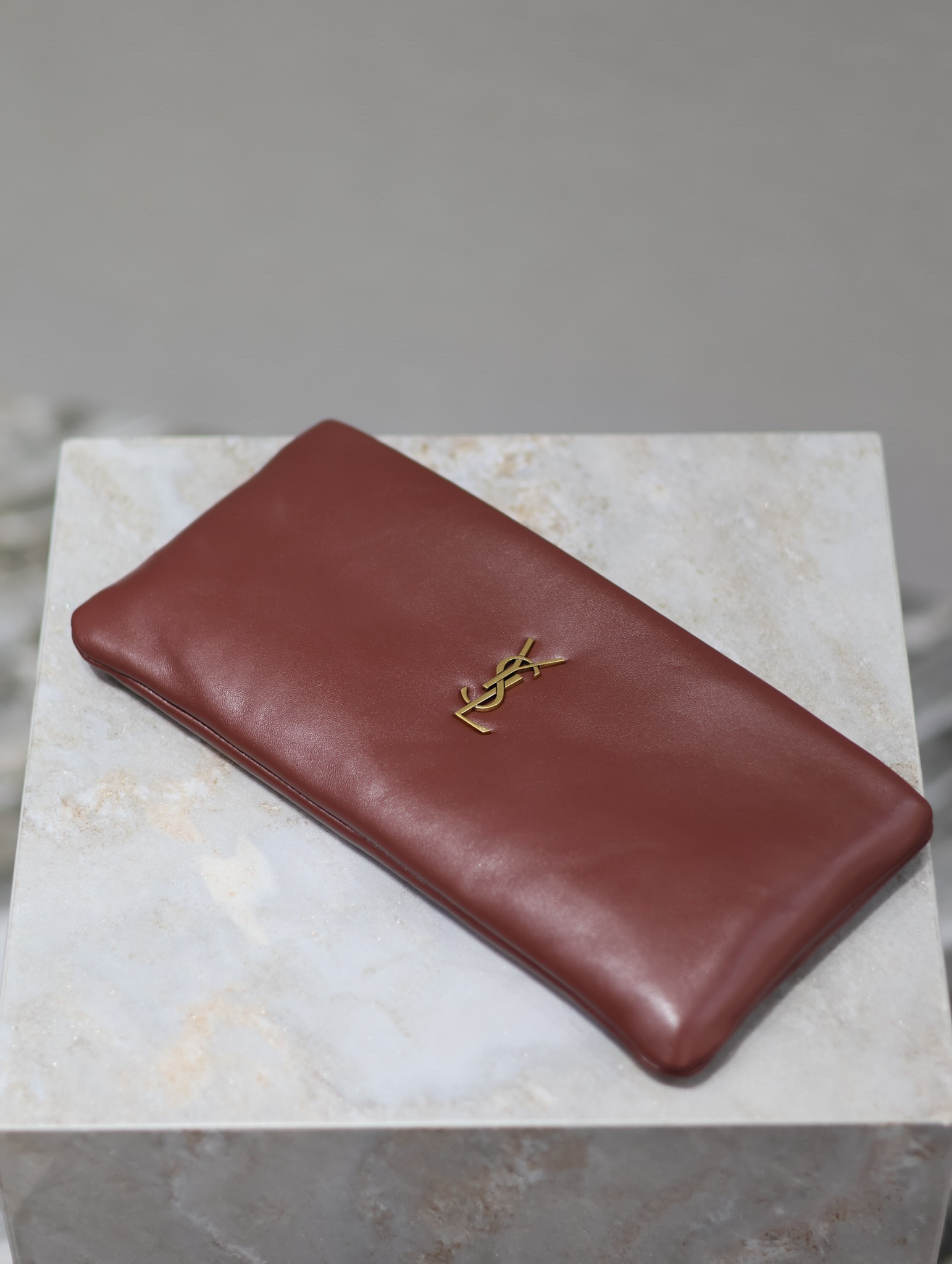 Y*L calypso long pouch in lambskin 30 x 15 x 3.5 cm