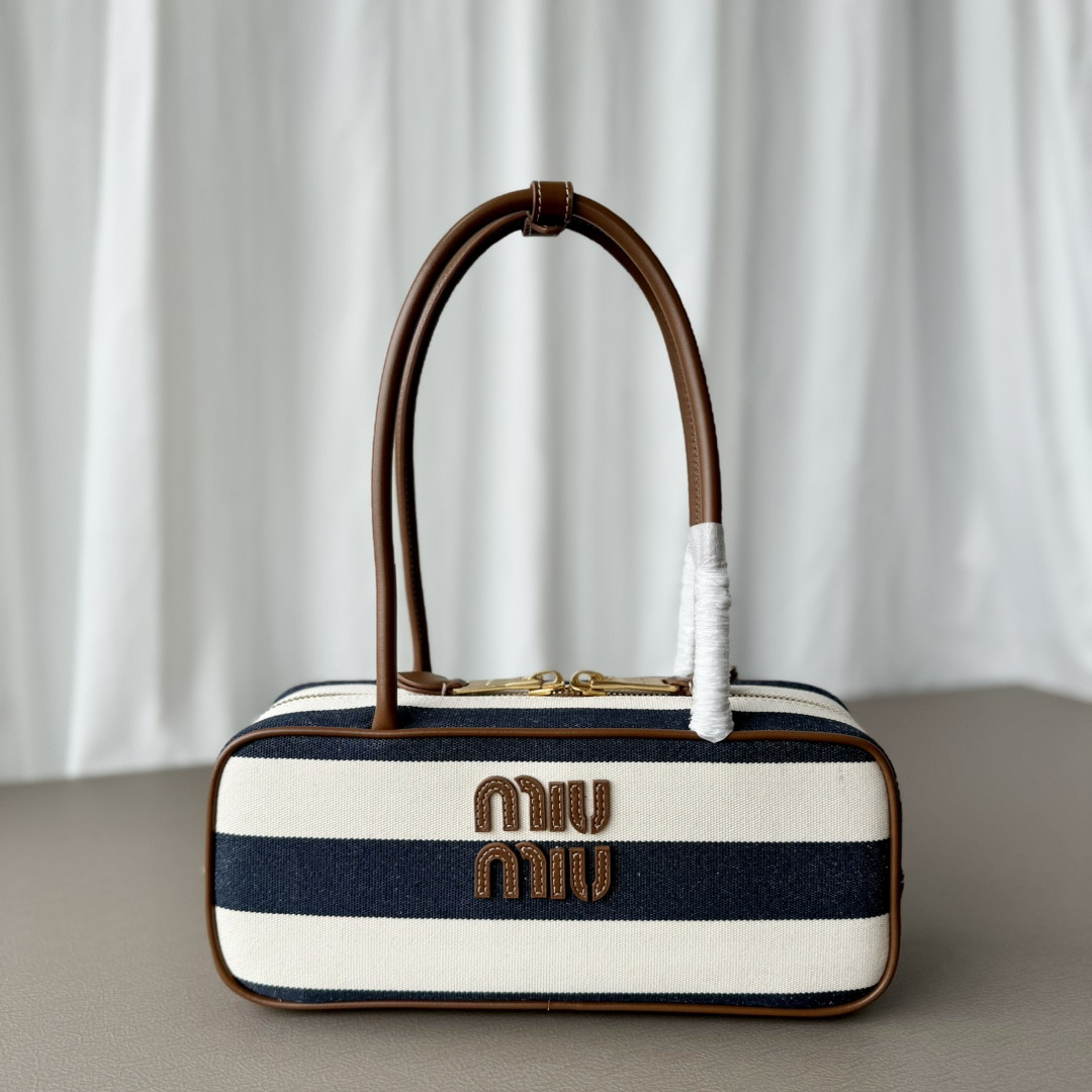 M1v M1v beau canvas and leather bag 11.5x28x8cm