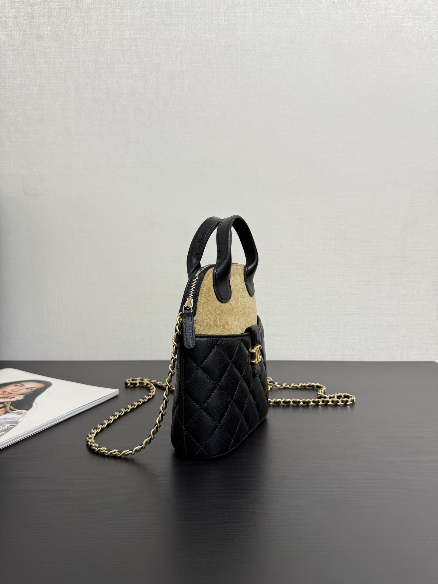 Ch*el clutch with chain ap4742 18x17x6cm