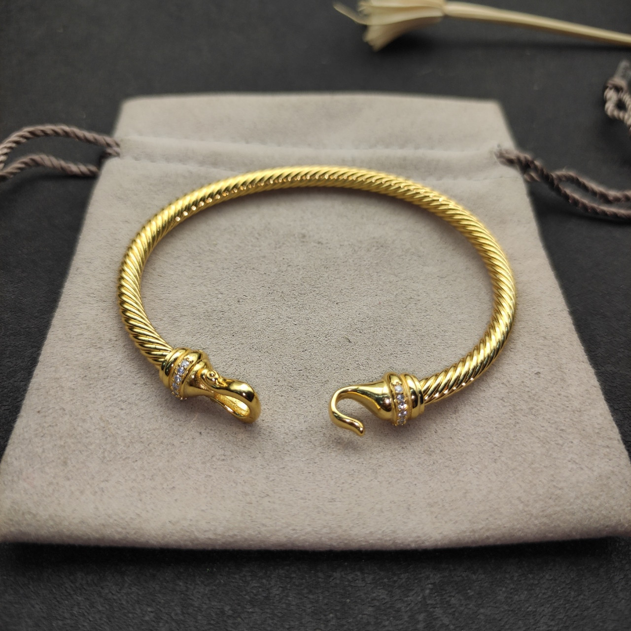 dau1d Yvrm*n 4mm gold hook with di*m*nds bracelet(wrist circumference 16-20cm)