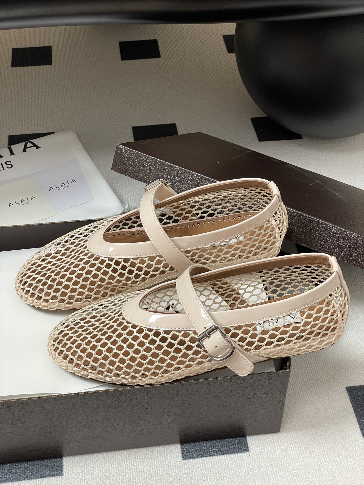 UA A1a1a BALLET FLATS IN FISHNET