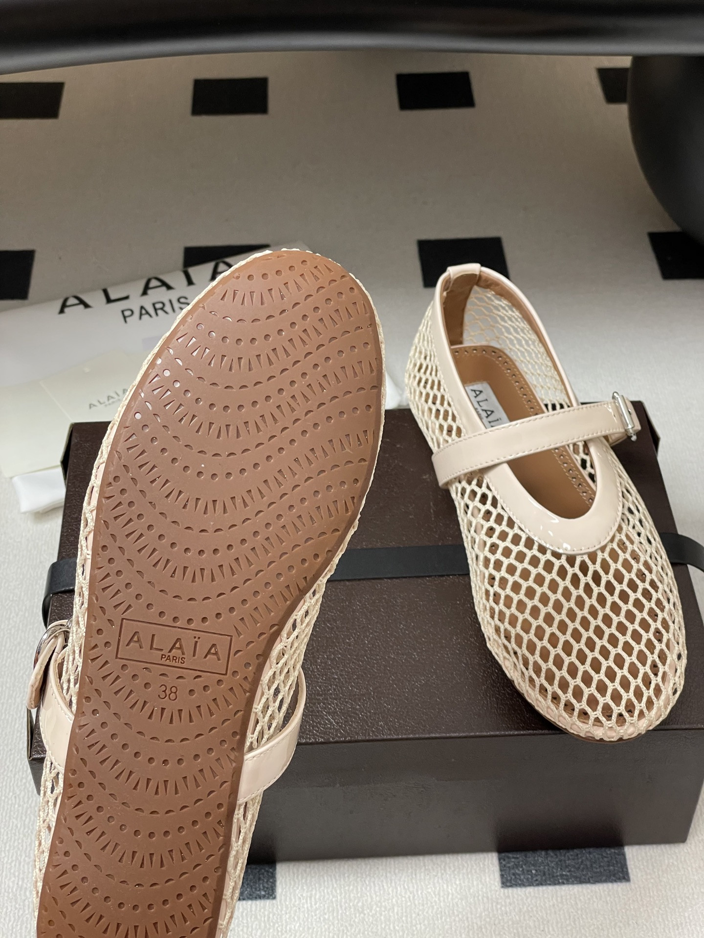 UA A1a1a BALLET FLATS IN FISHNET