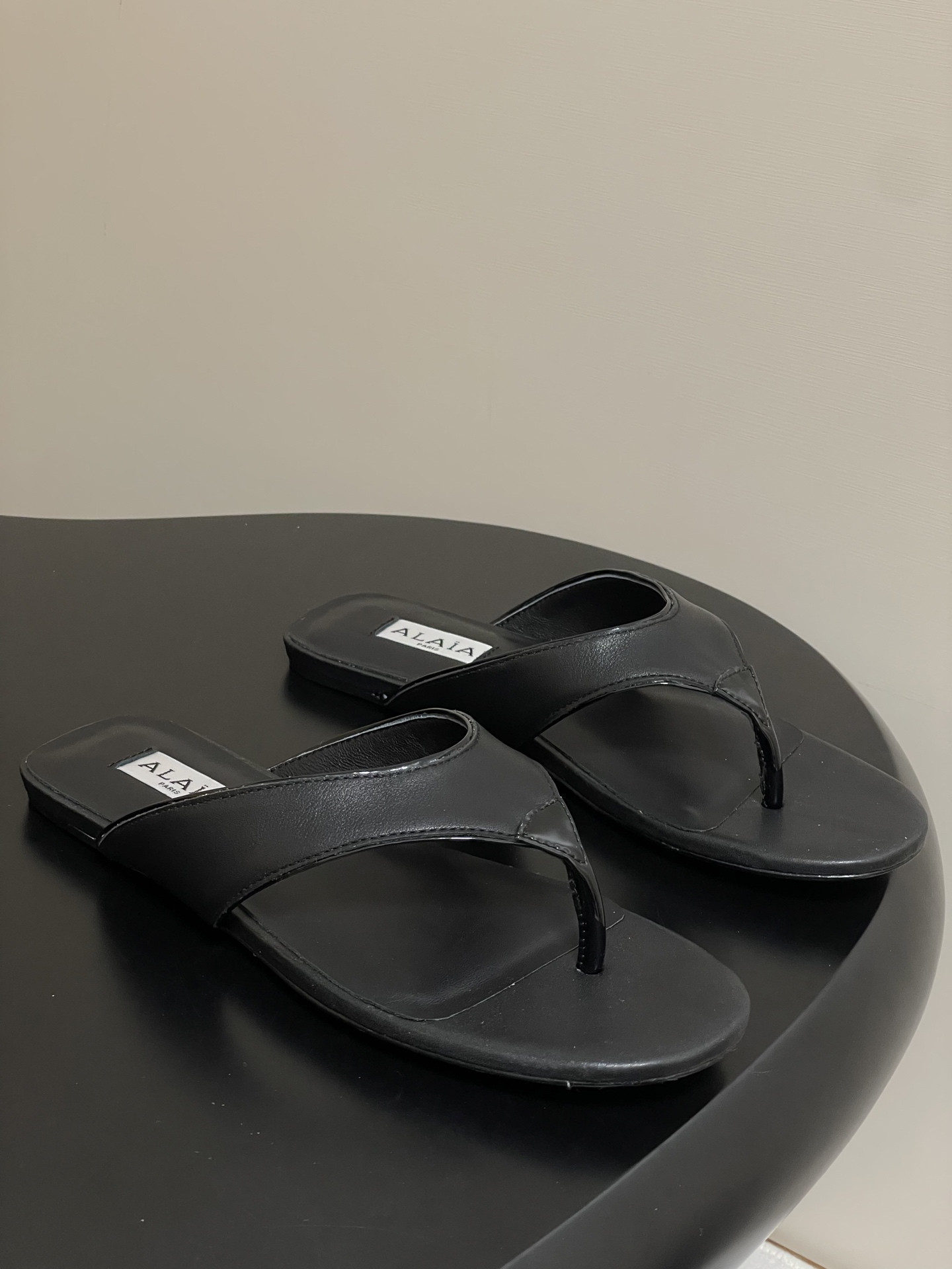 ua a1a1a triangle flat slides(cusT0mized size 7-10 days production time)