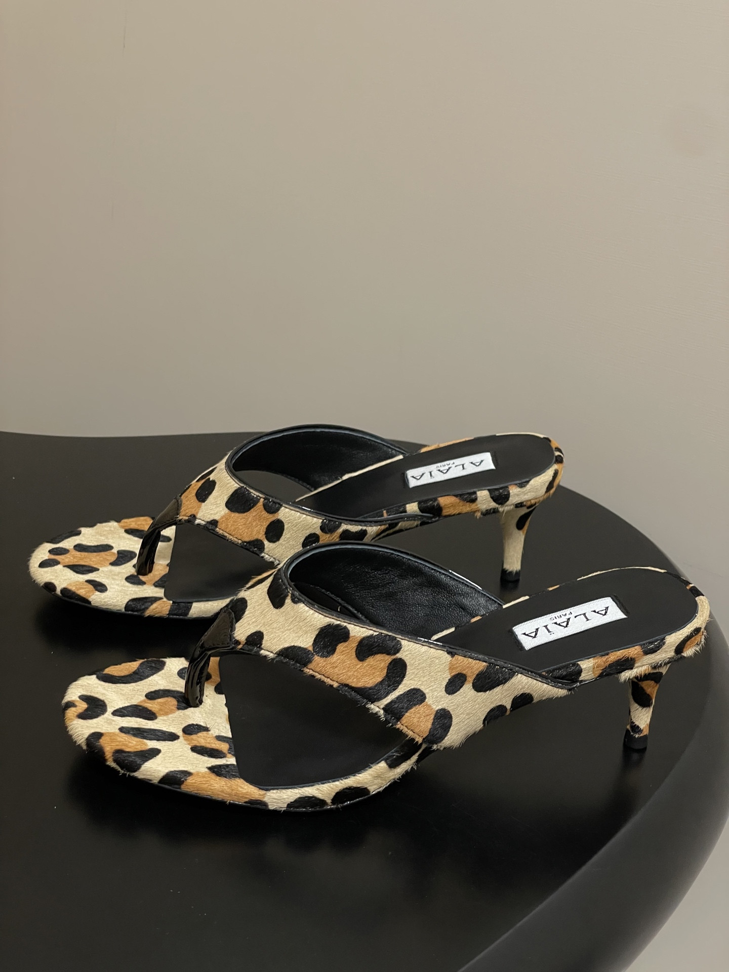 ua a1a1a triangle flat slides 5.5cm heel(cusT0mized size 7-10 days production time)