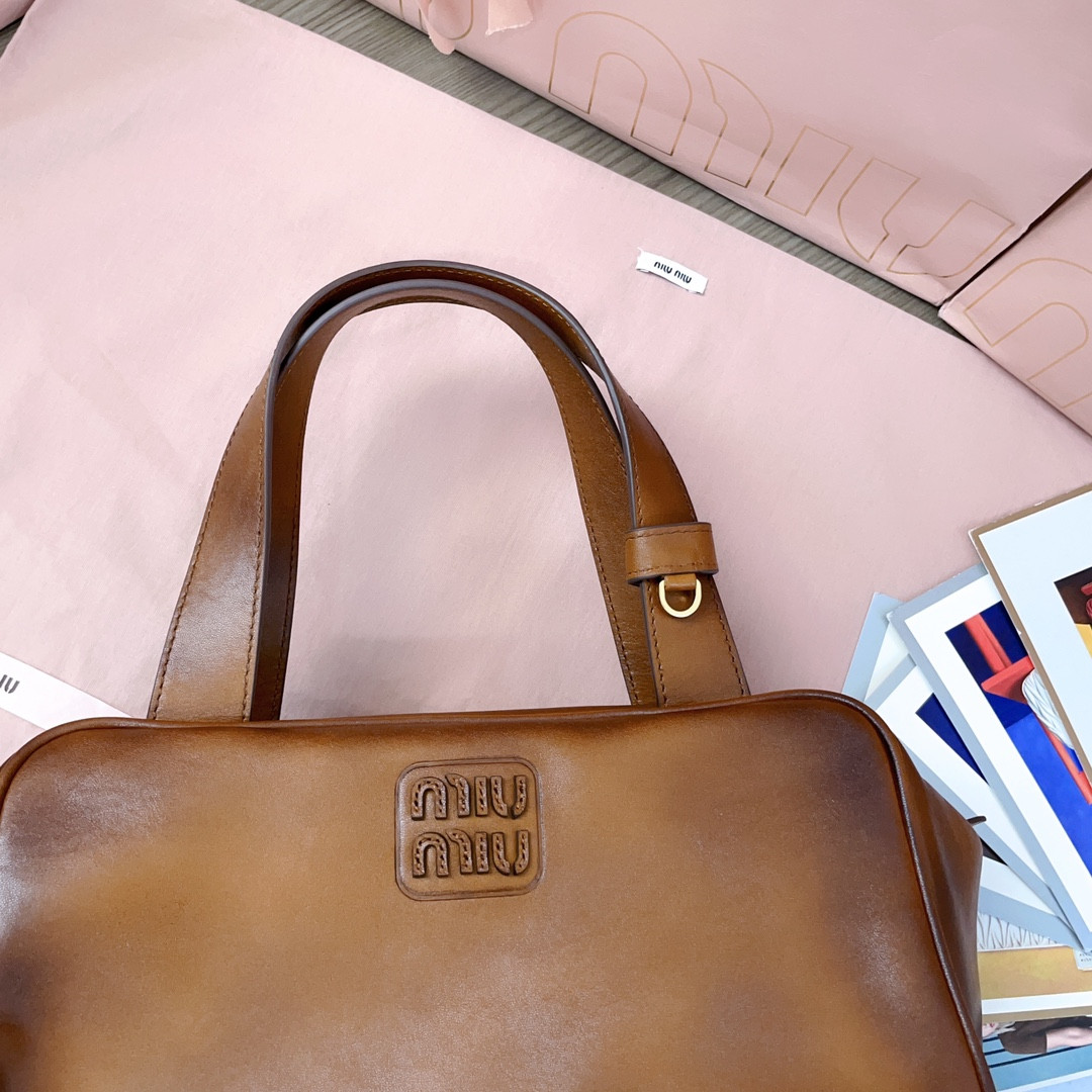 M1v M1v leather top-handle bag 15x28x13cm