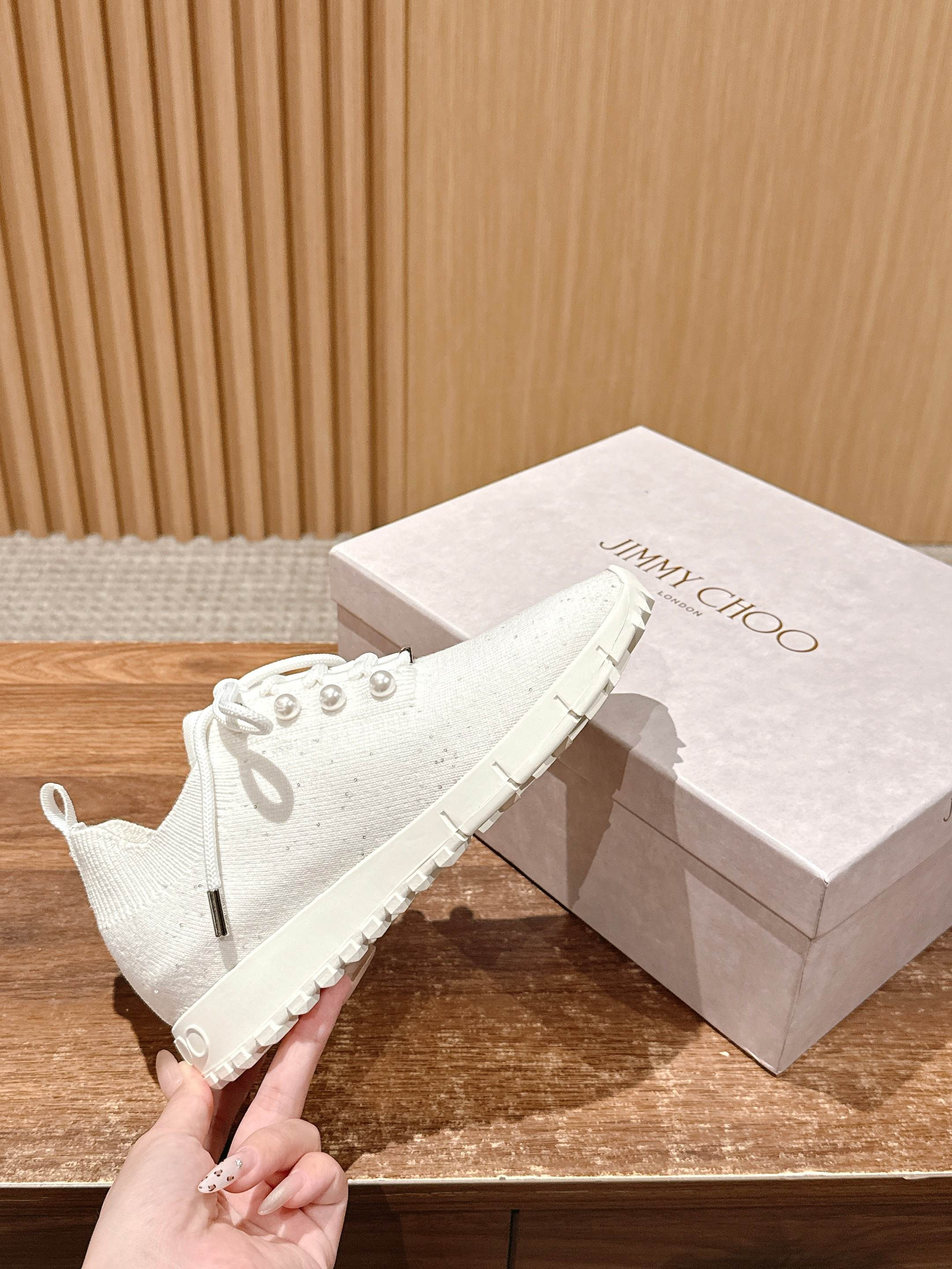 ua Ji*y Ch* casual sneakers