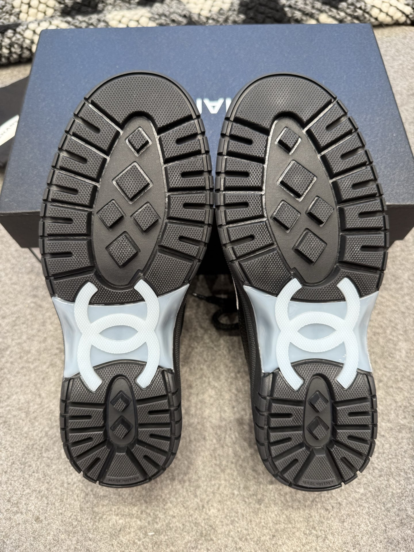 ua Ch*el sneakers