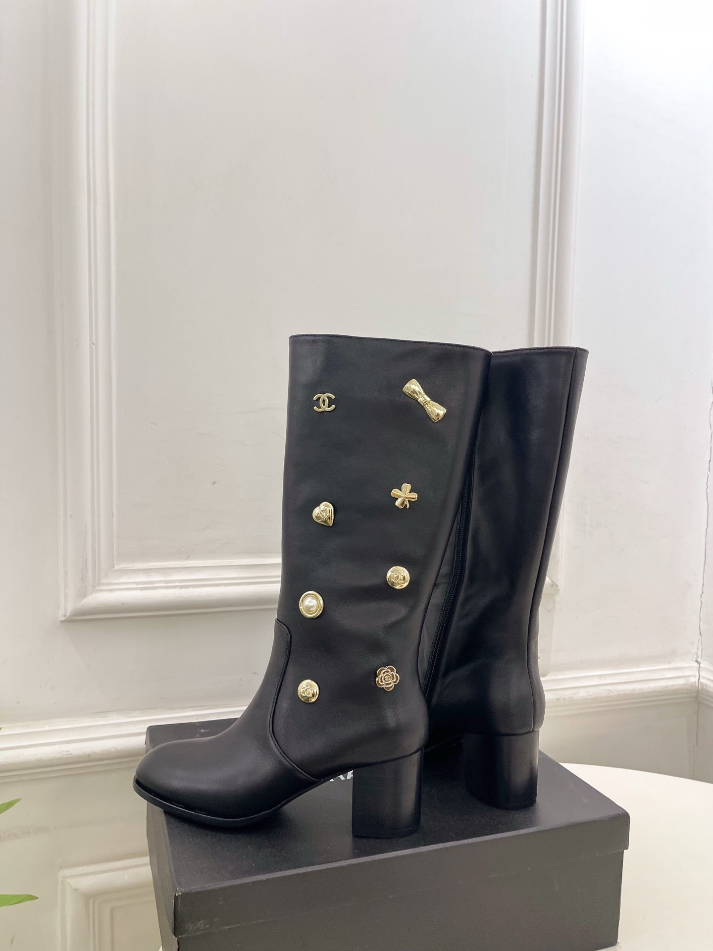 ua Ch*el boots 6cm heel