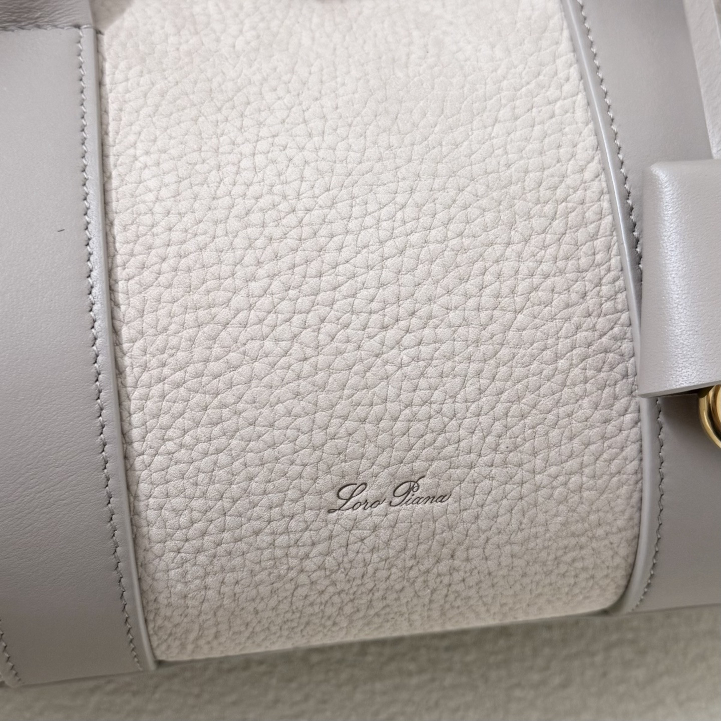 L**o p*ana loom l25 calfskin 25x18x12.5cm