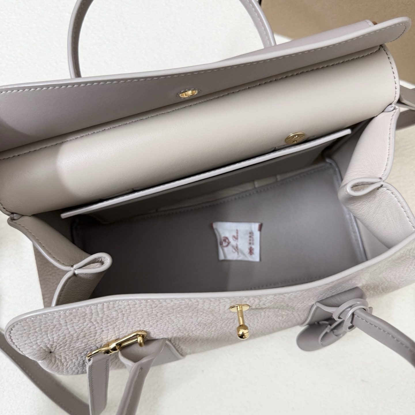 L**o p*ana loom l25 calfskin 25x18x12.5cm