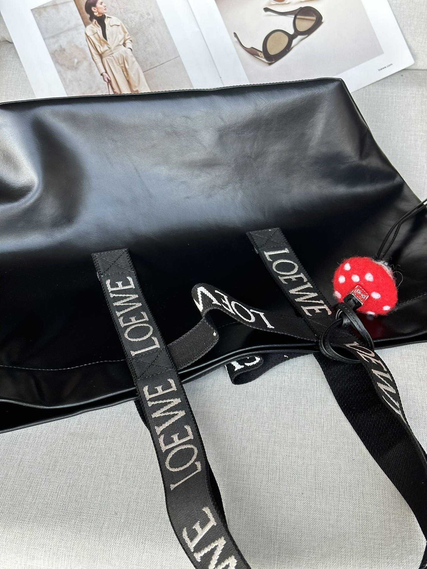 L0ew* fold shopper in paper calfskin 31x50x20cm
