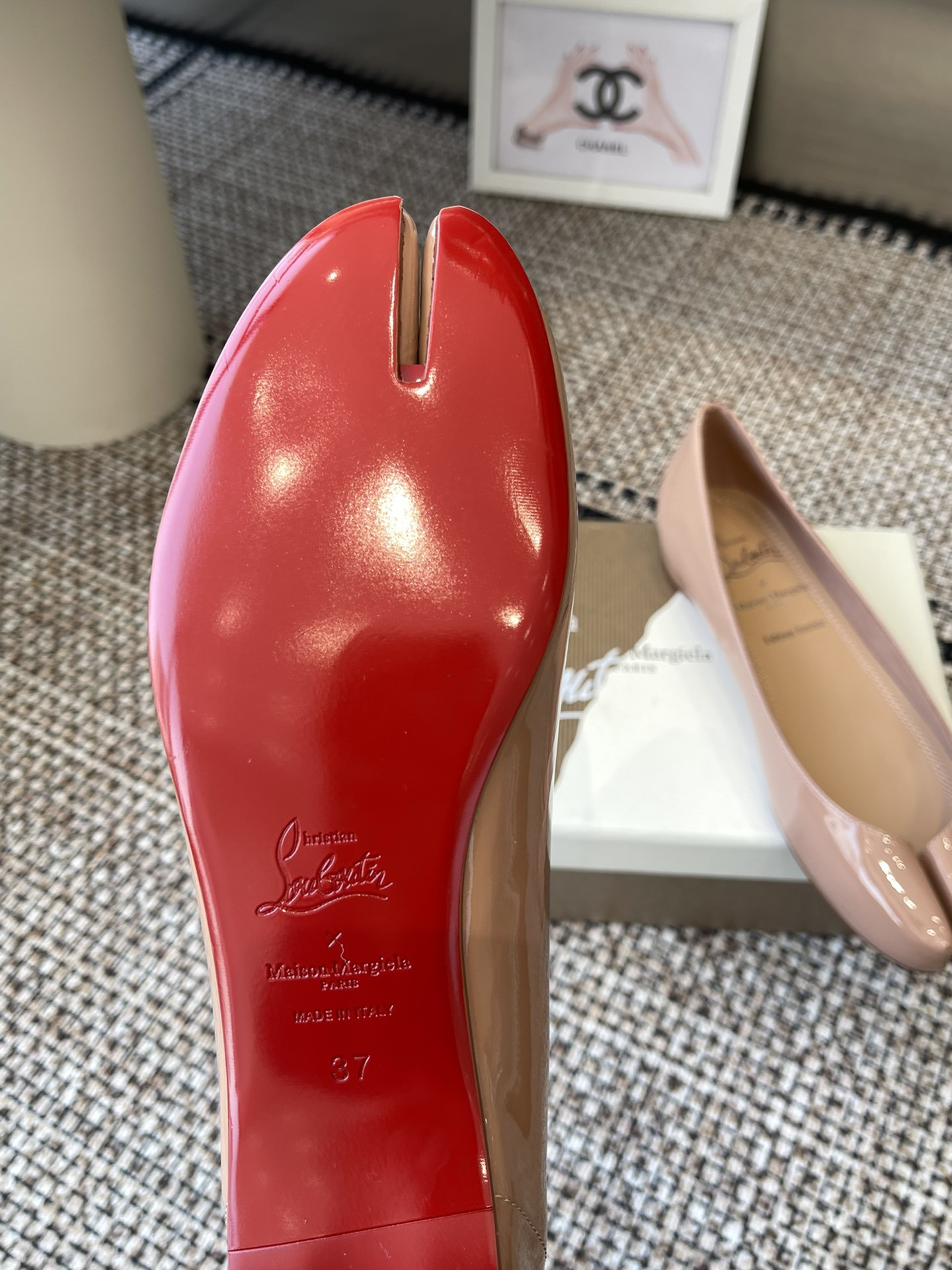 ua ch**an louboutin x ma*s*n Ma*i*la tabi leather ballet flats