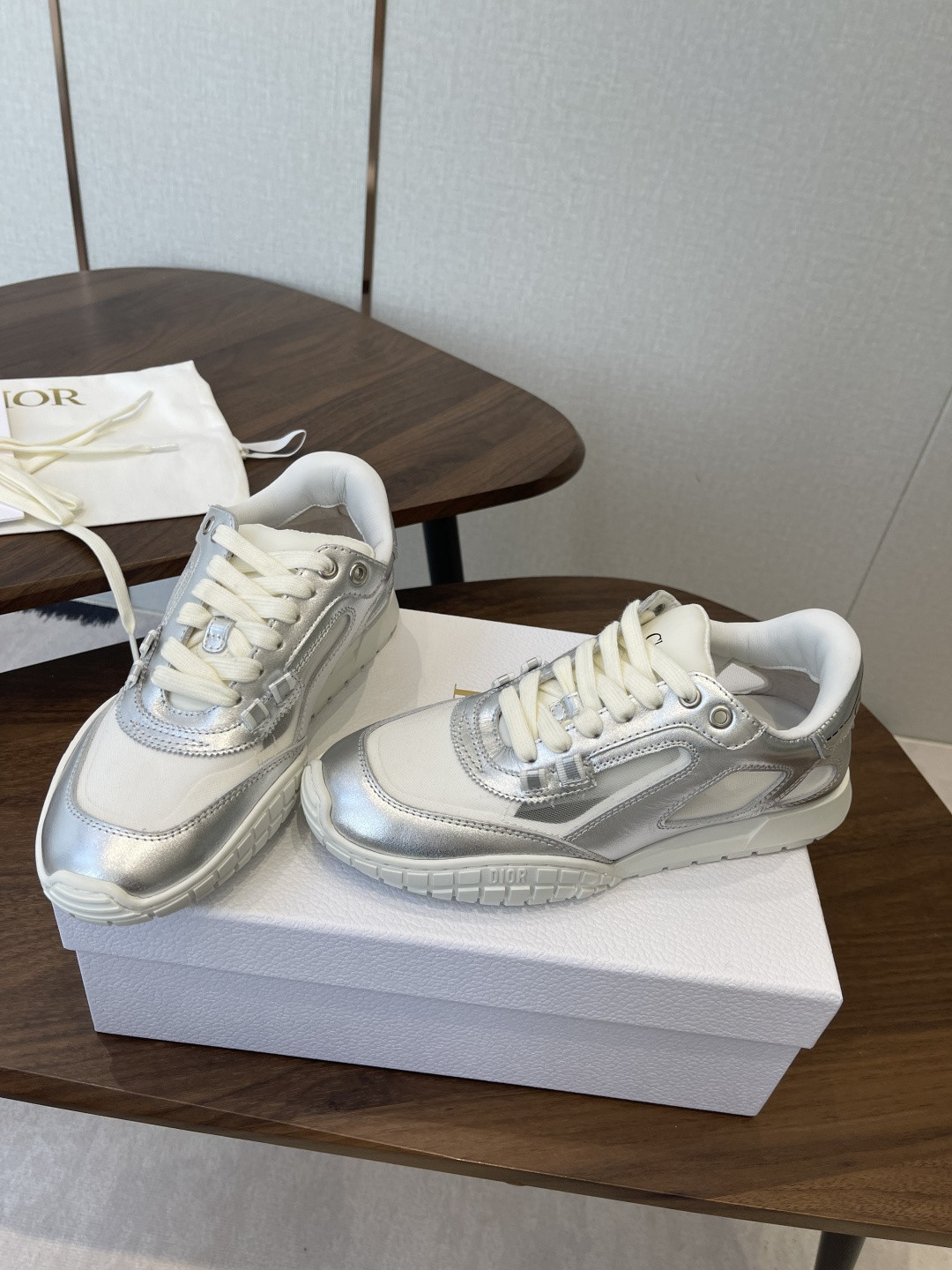 ua D*or tech sneaker