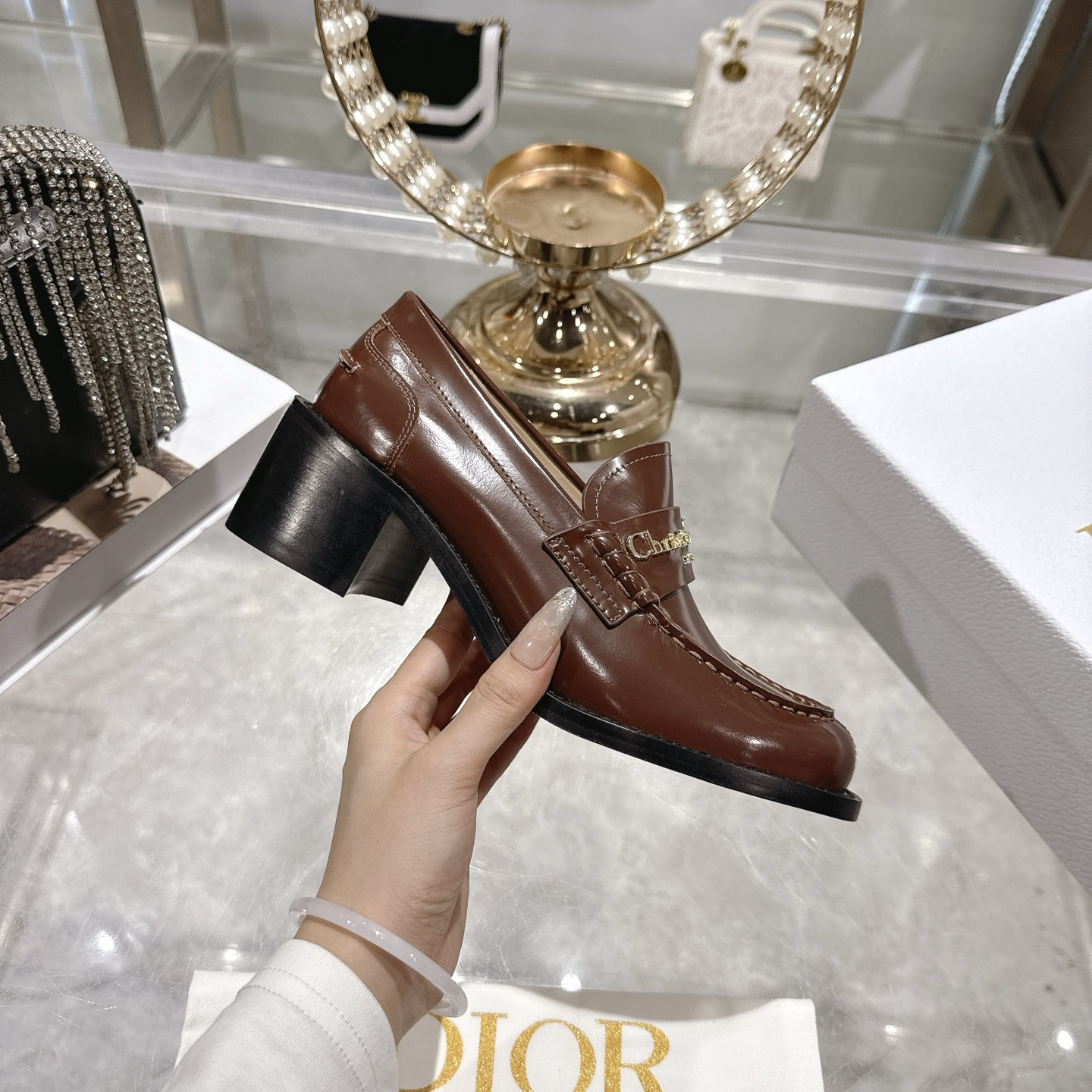 ua D*or boy pump