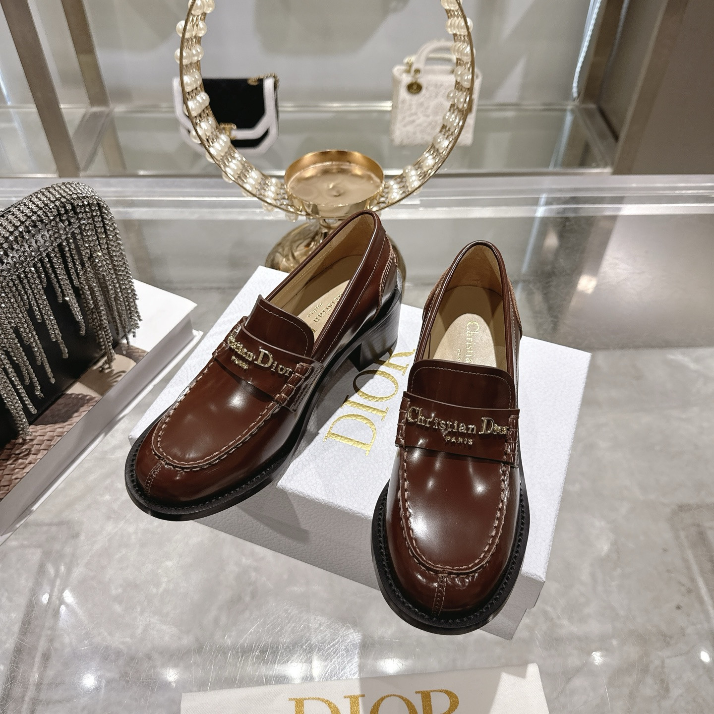 ua D*or boy pump