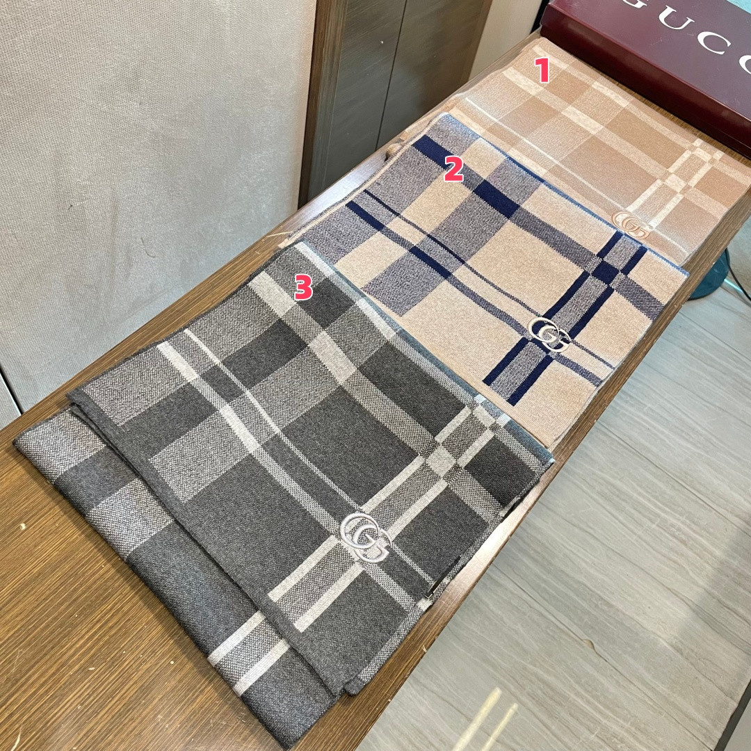 G*u*i scarf 32x190cm