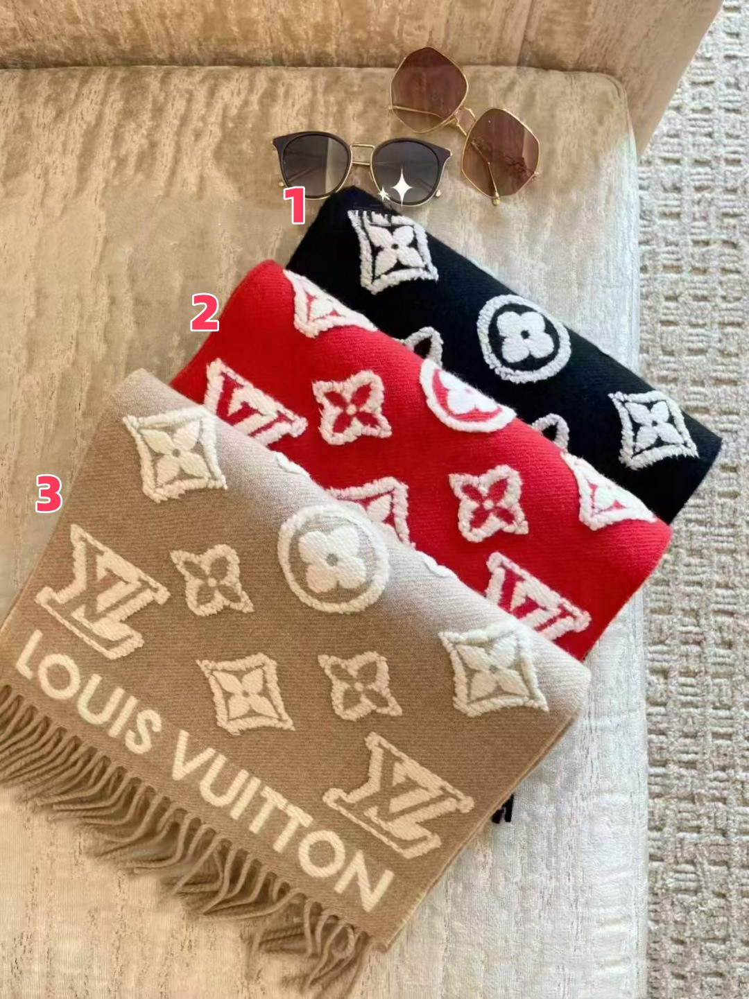 l0*is V*t0n scarf 34x220cm