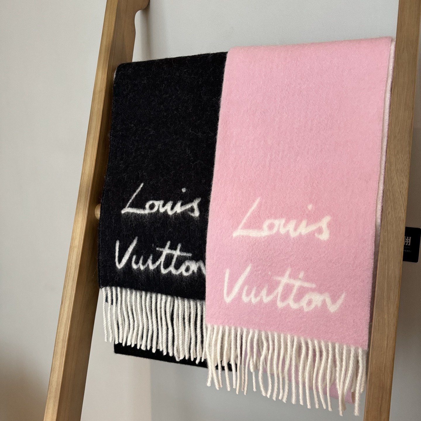 l0*is V*t0n scarf 25x220cm