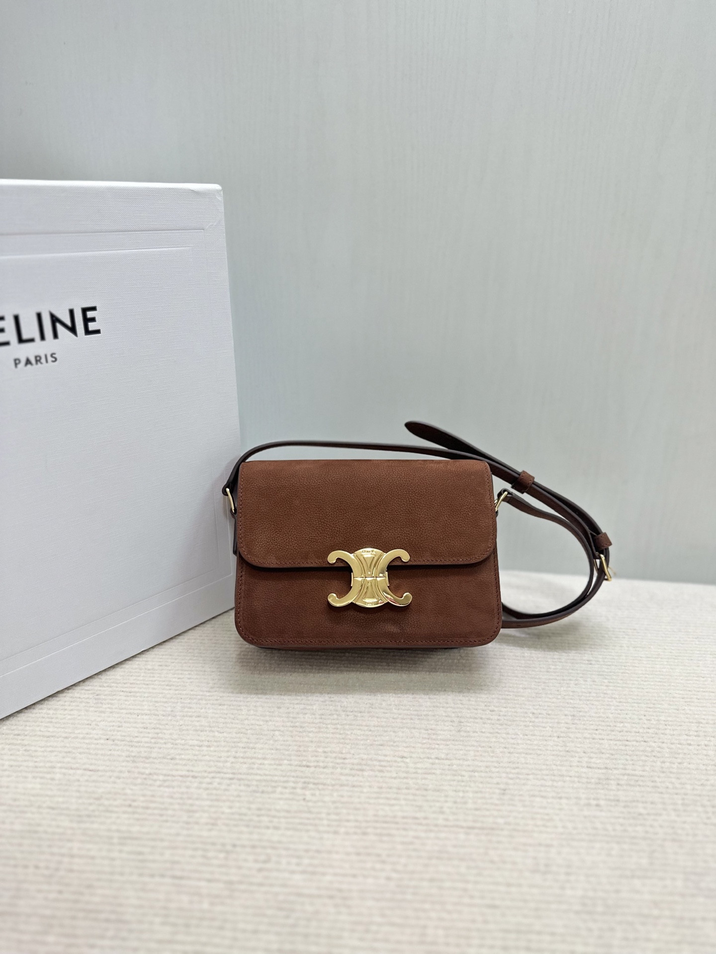 Ce**e teen triomphe bag in grained nubuck calfskin 18.5x13.5x7cm