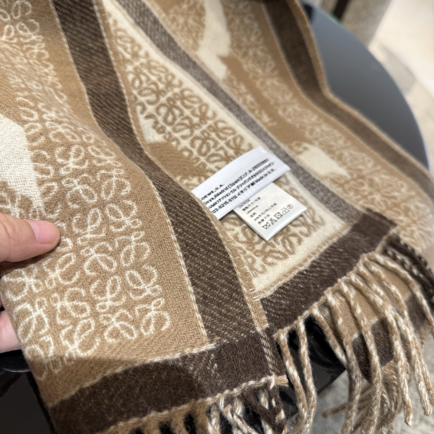 L0ew* scarf 30x180cm 90% wool 10% cashmere