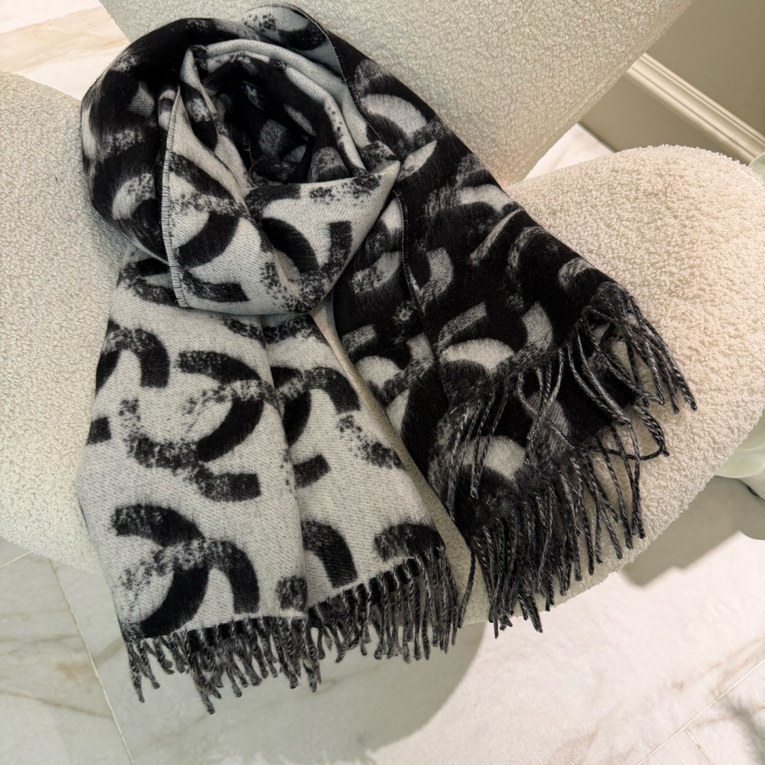 Ch*el scarf 65x210cm 100% cashmere