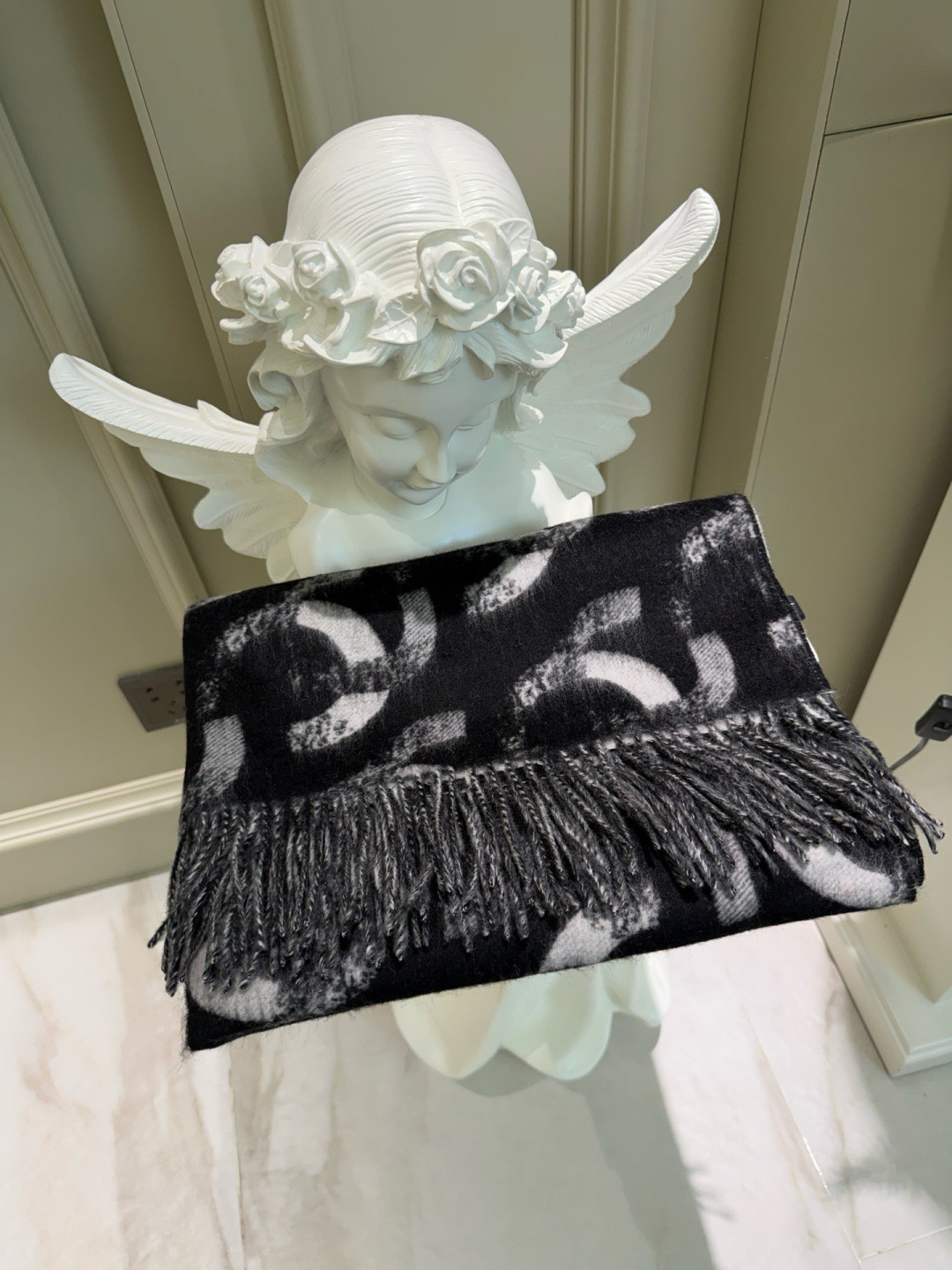 Ch*el scarf 65x210cm 100% cashmere