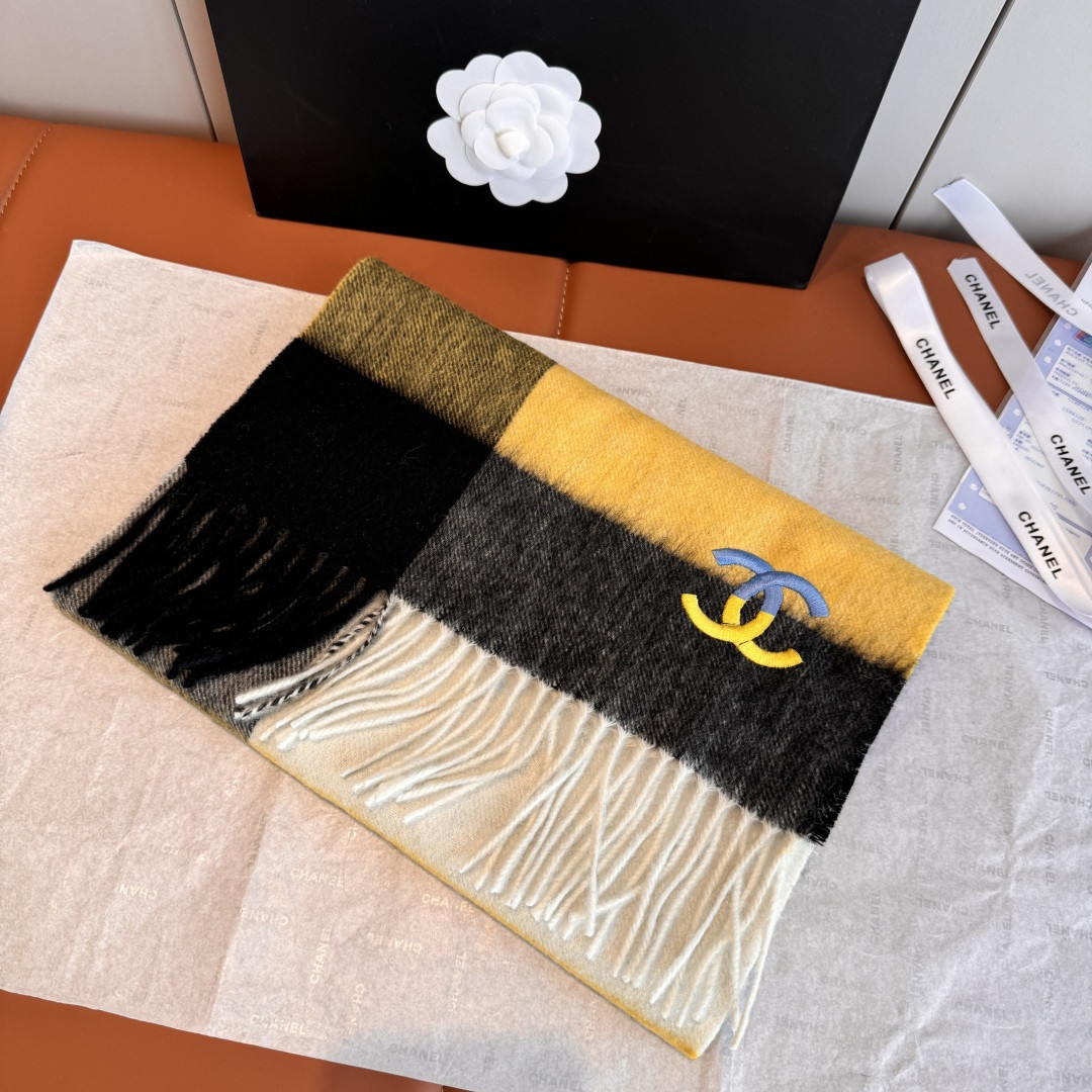Ch*el scarf 30x200cm 100% lamb