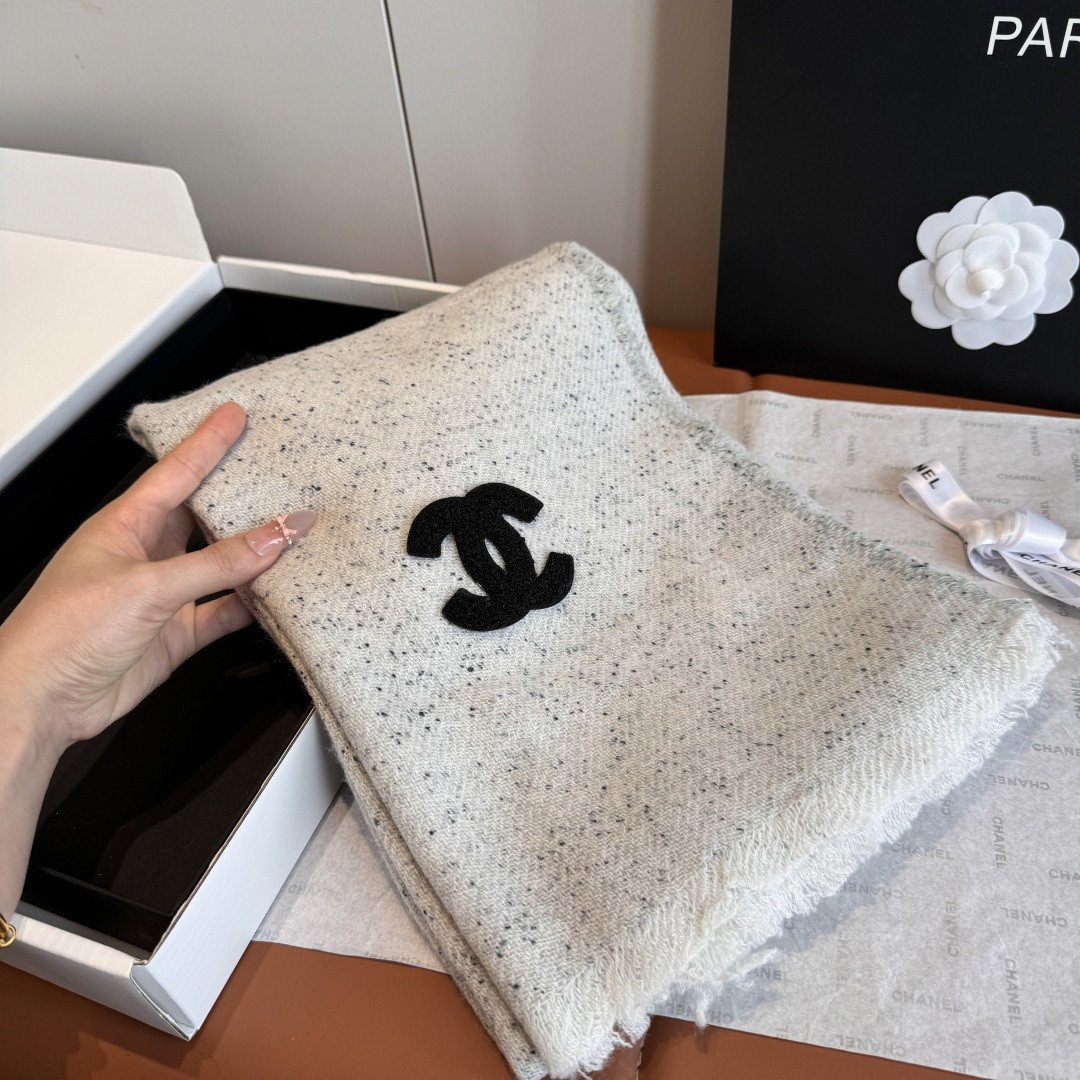 Ch*el scarf 70x180cm 100% cashmere