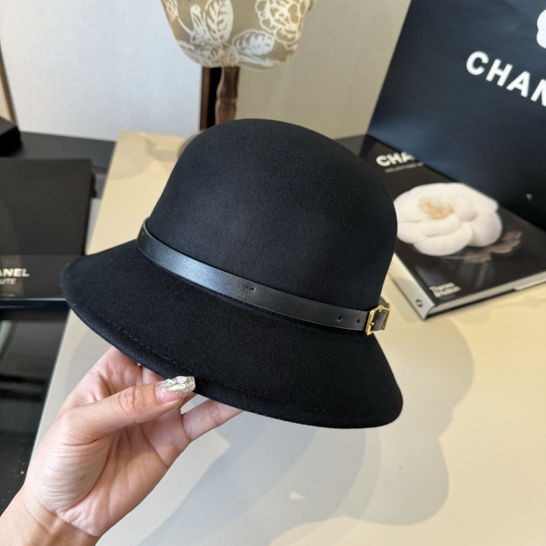 Ce**e bucket hat 100% wool 57cm head circumference