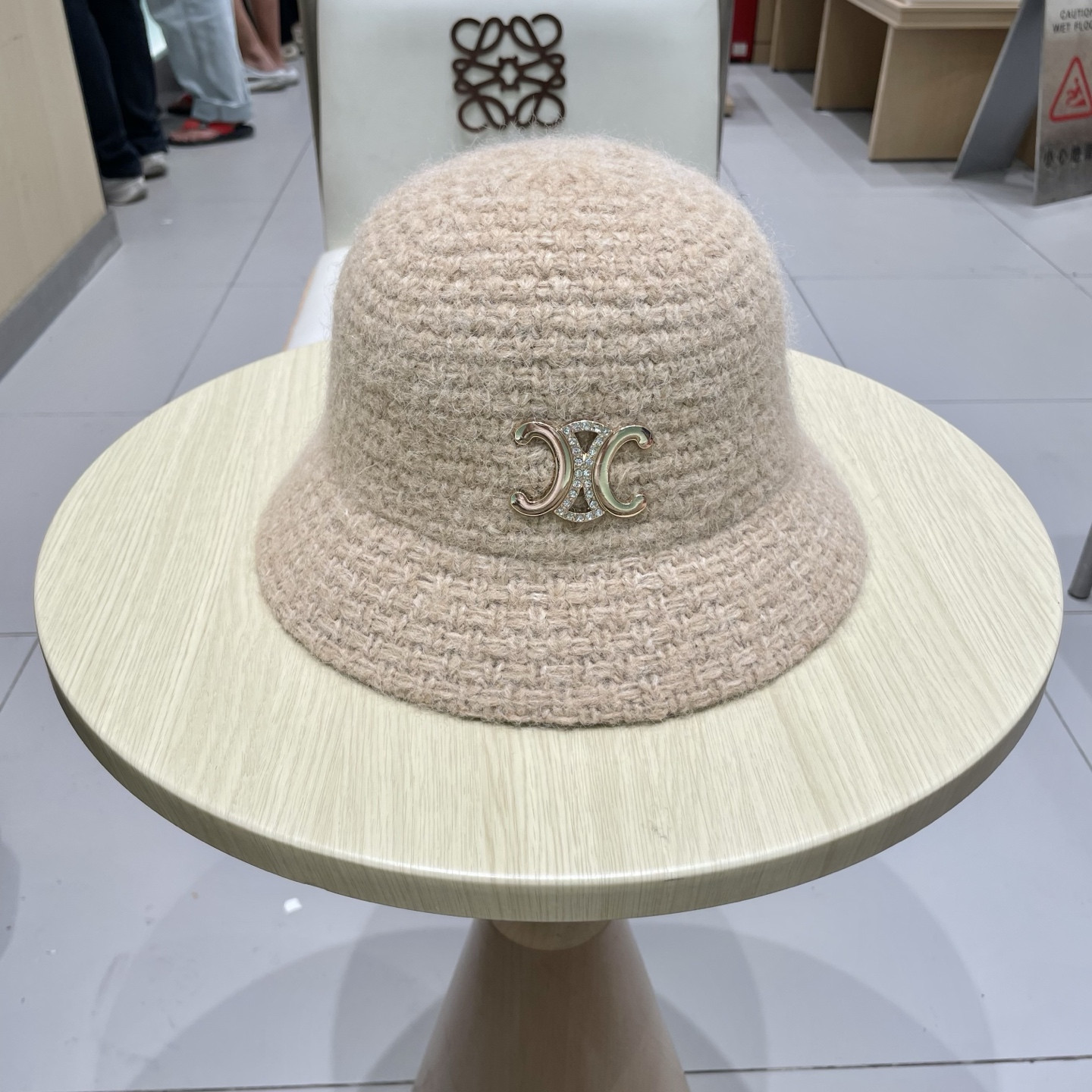 Ce**e knit bucket hat