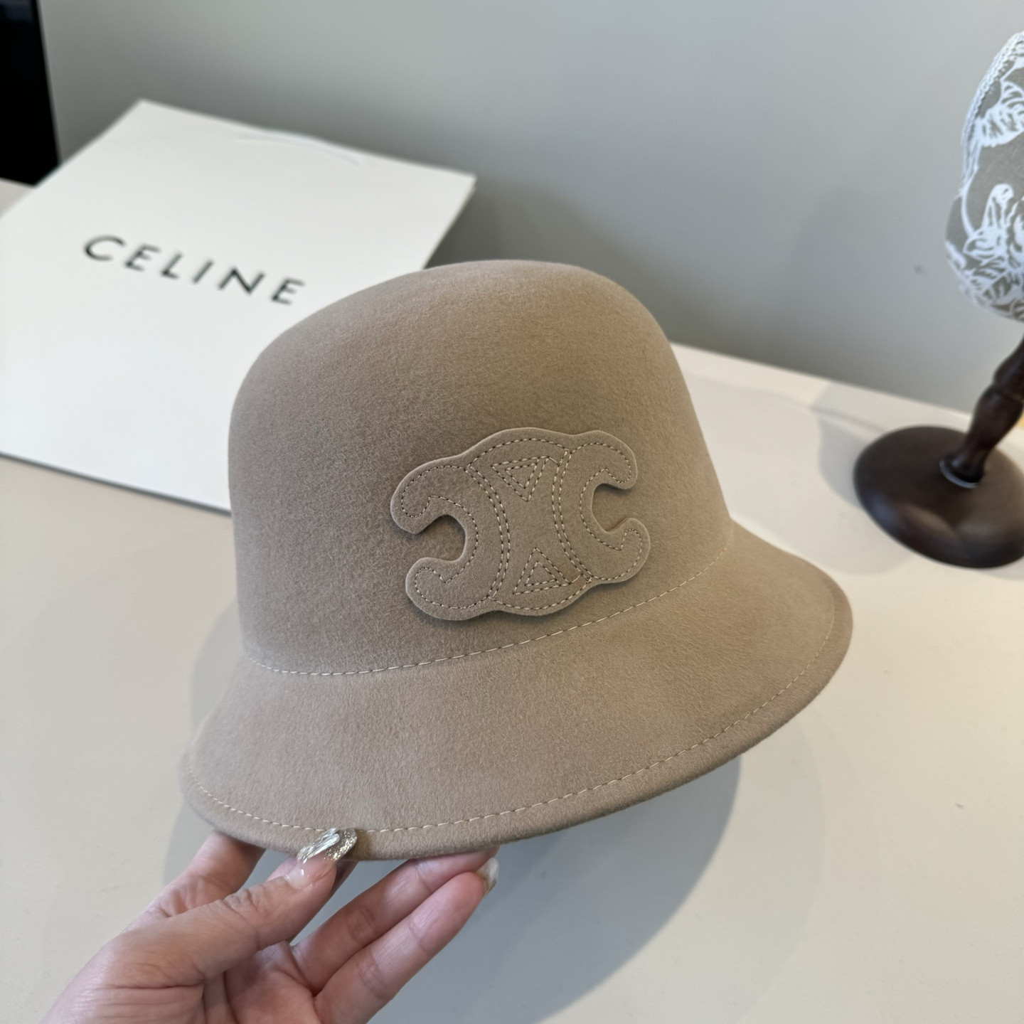 Ce**e wool bucket hat 57cm head circumference