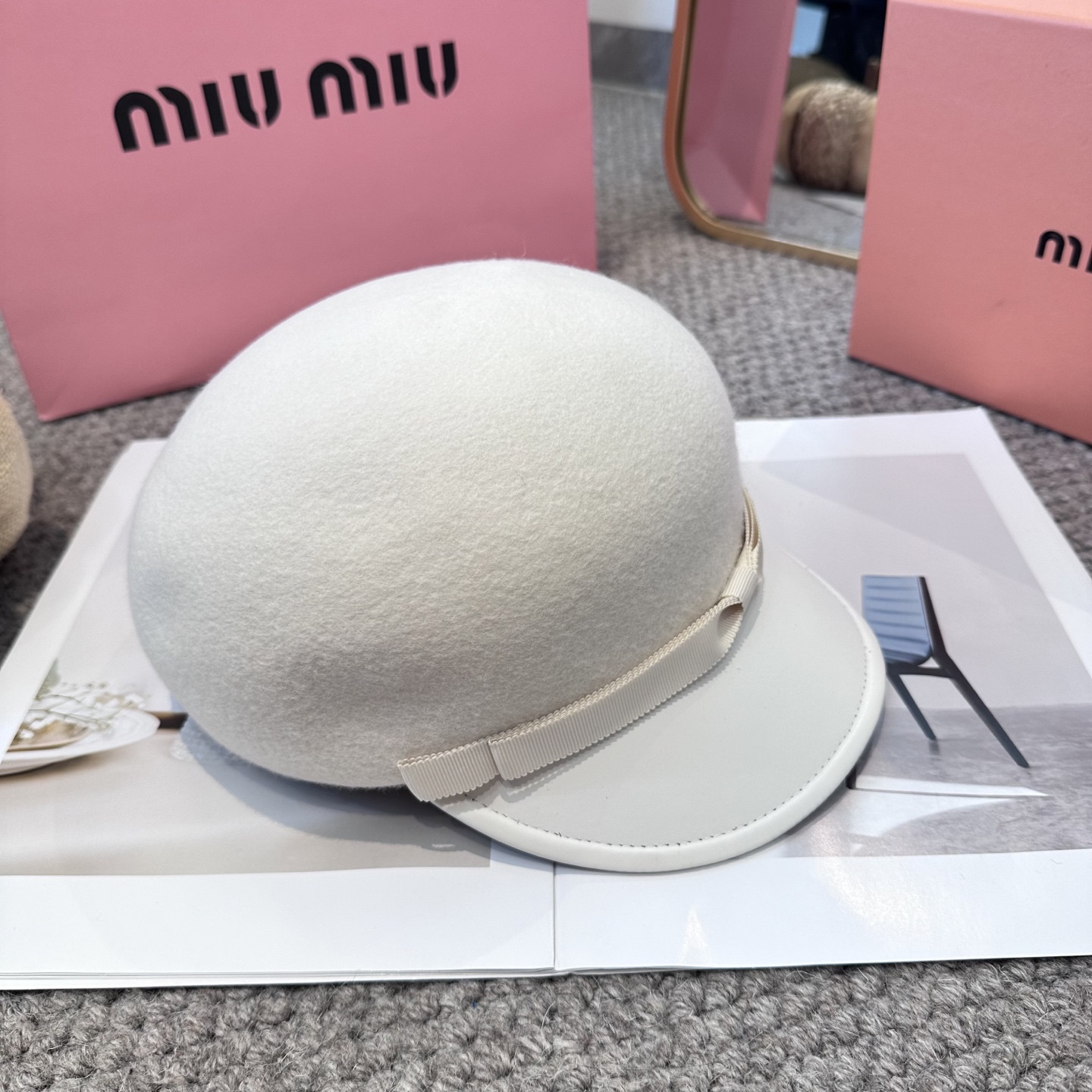 M1v M1v hat