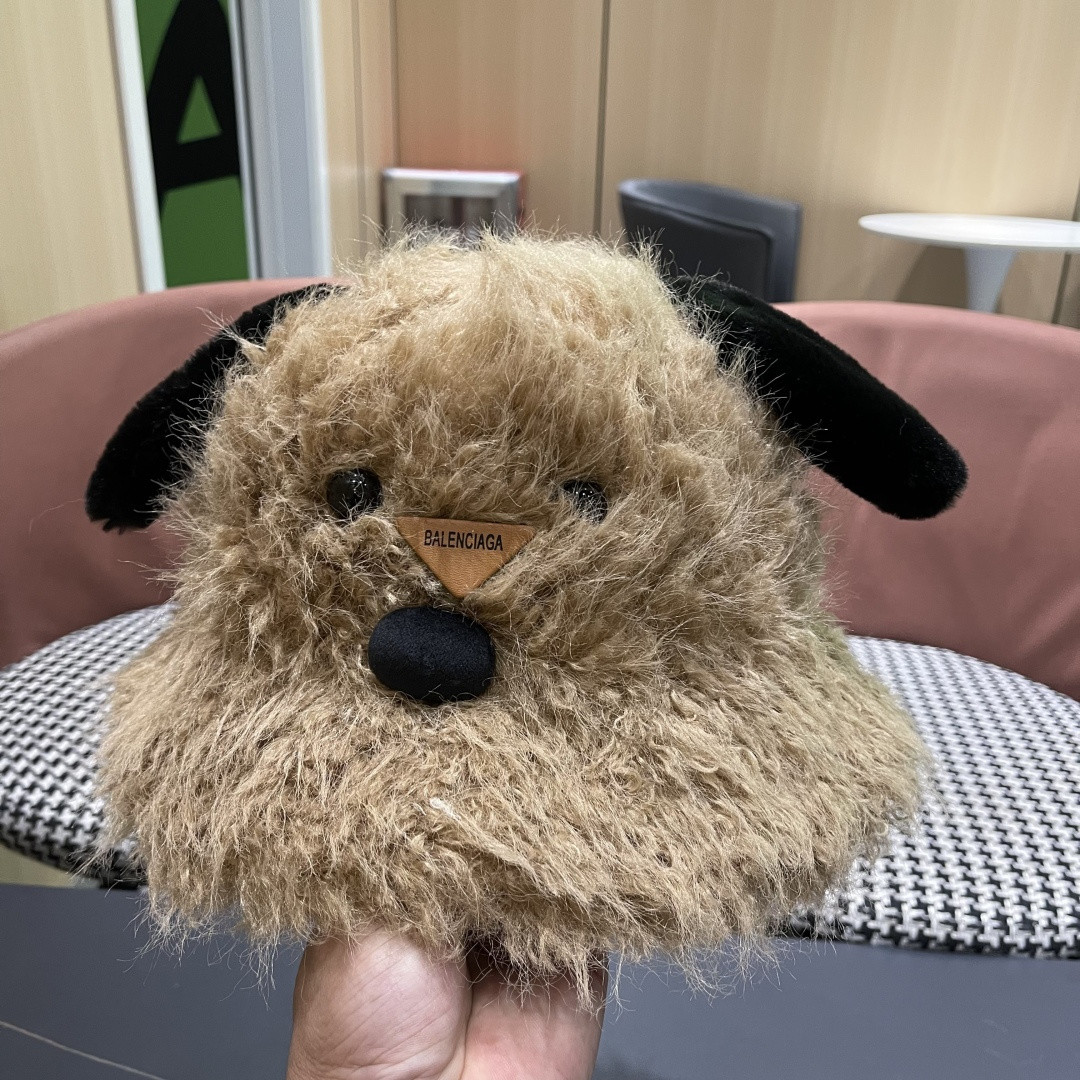 Ba*len*cia*ga furry dog beanie