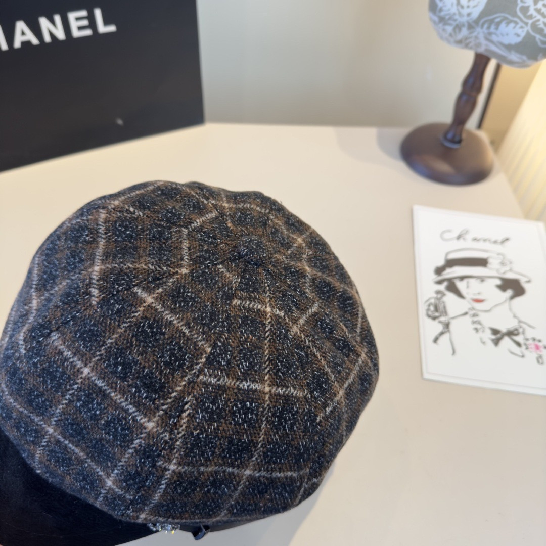 Ch*el newsboy cap 57cm head circumference
