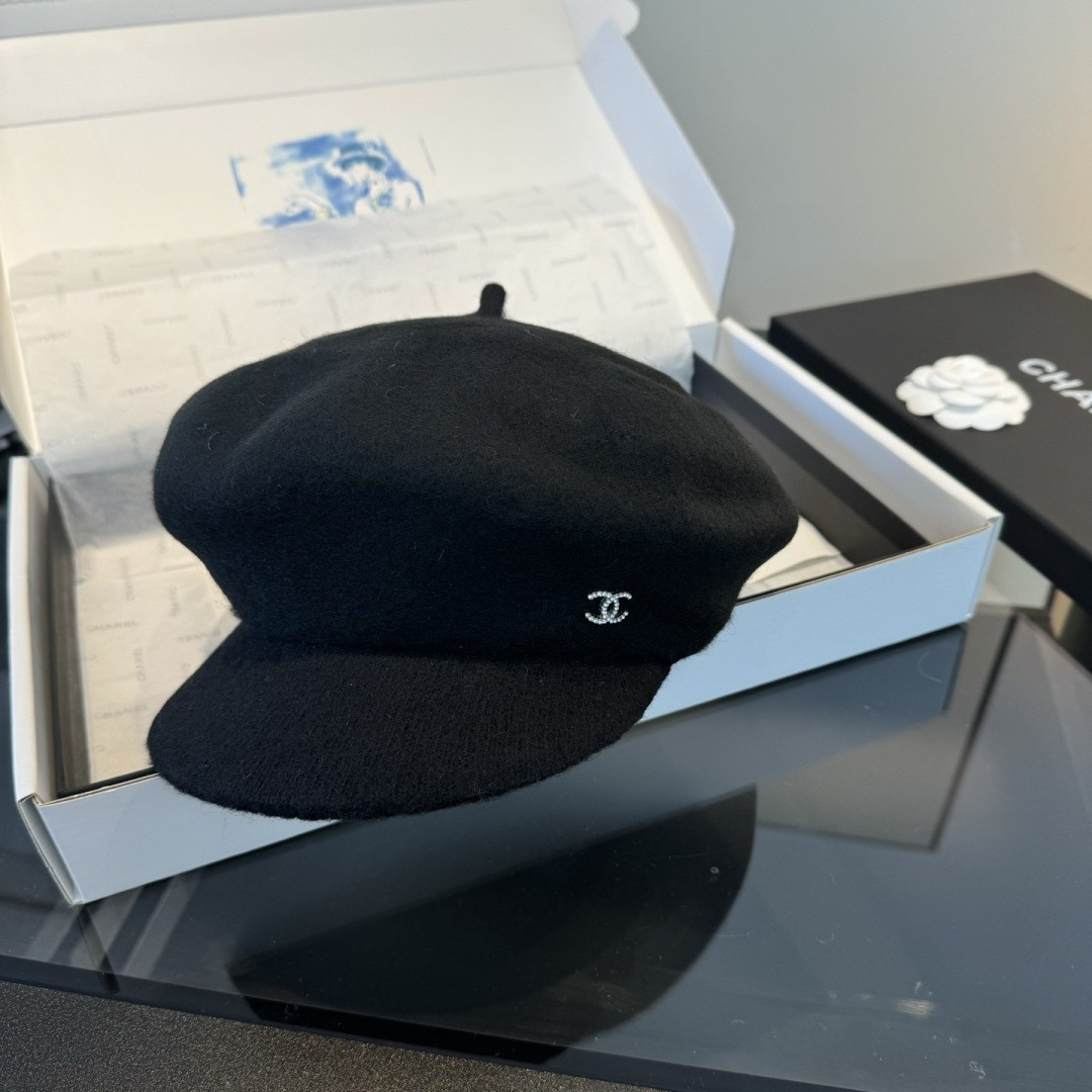 Ch*el wool felt beret