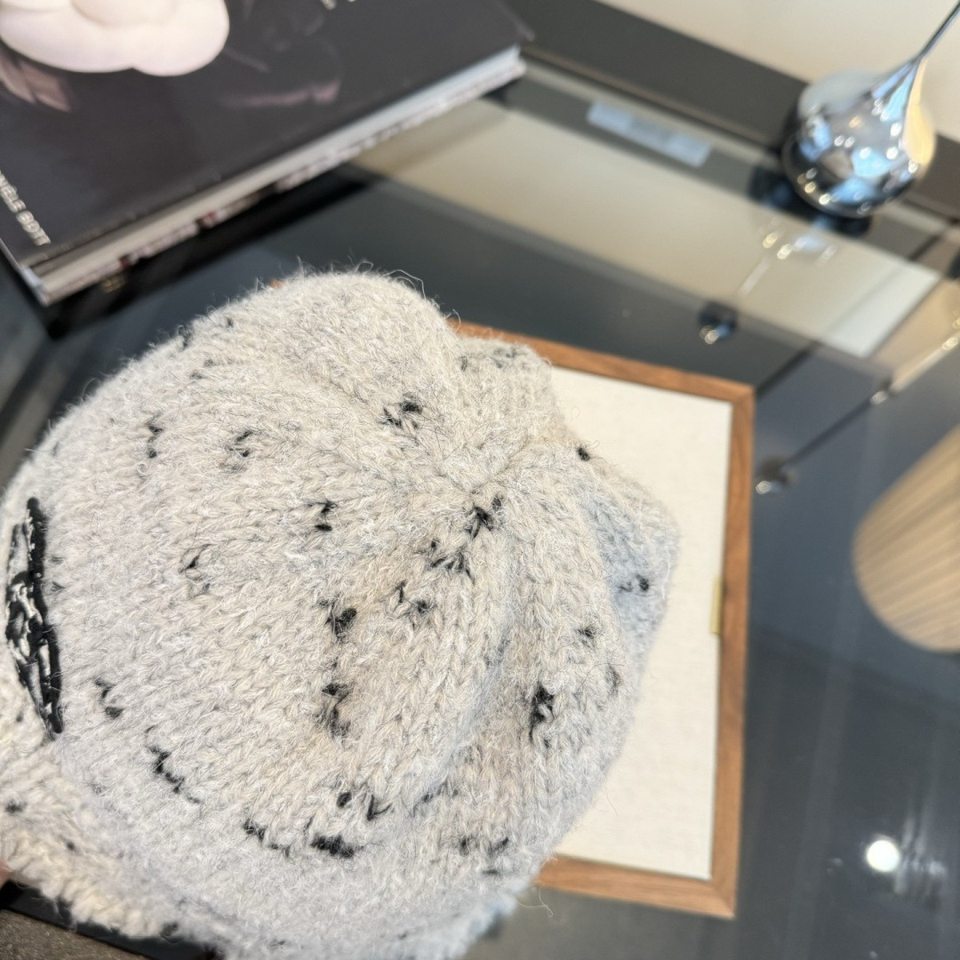 Ch*el knit bucket hat