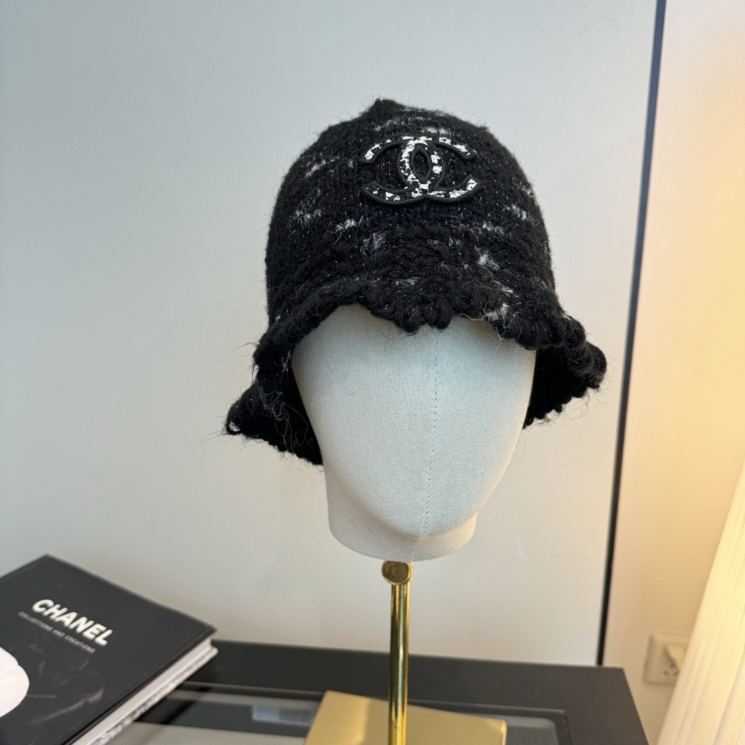 Ch*el knit bucket hat