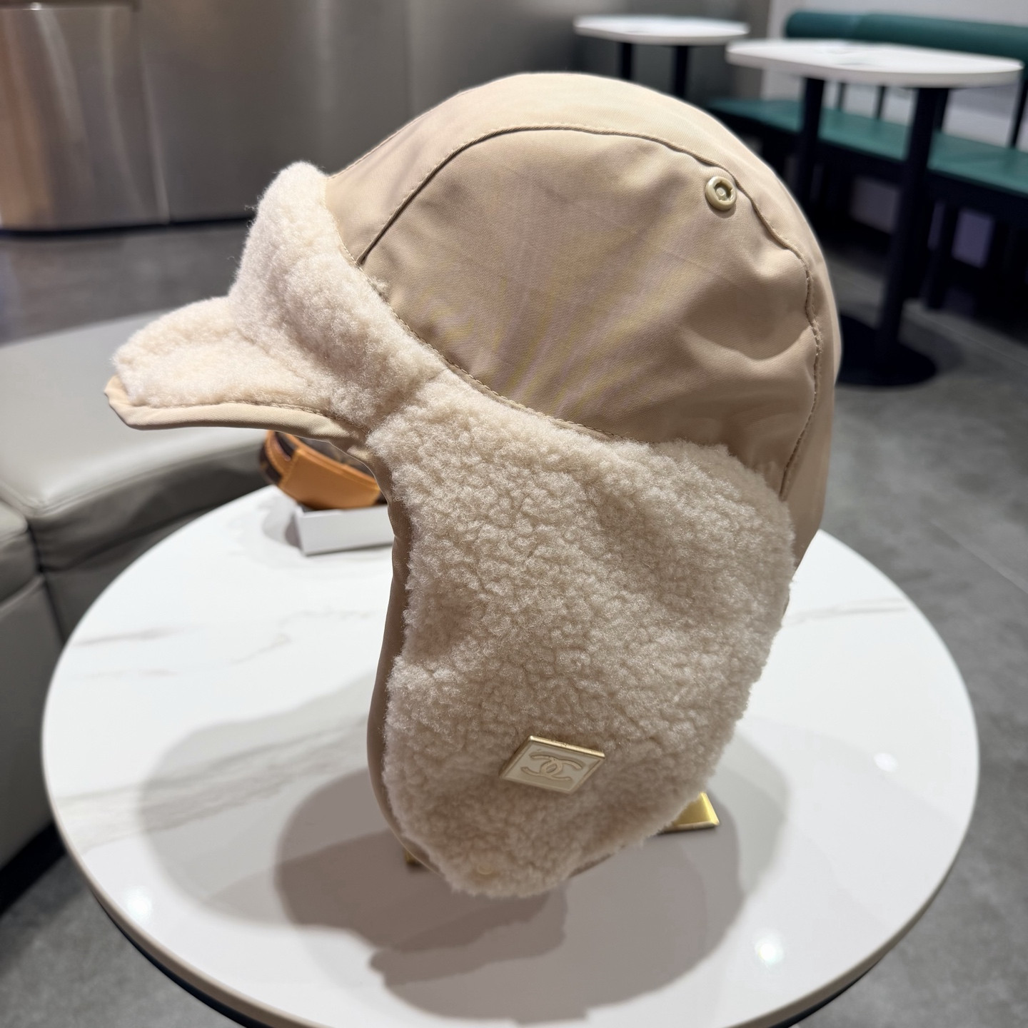 Ch*el hat